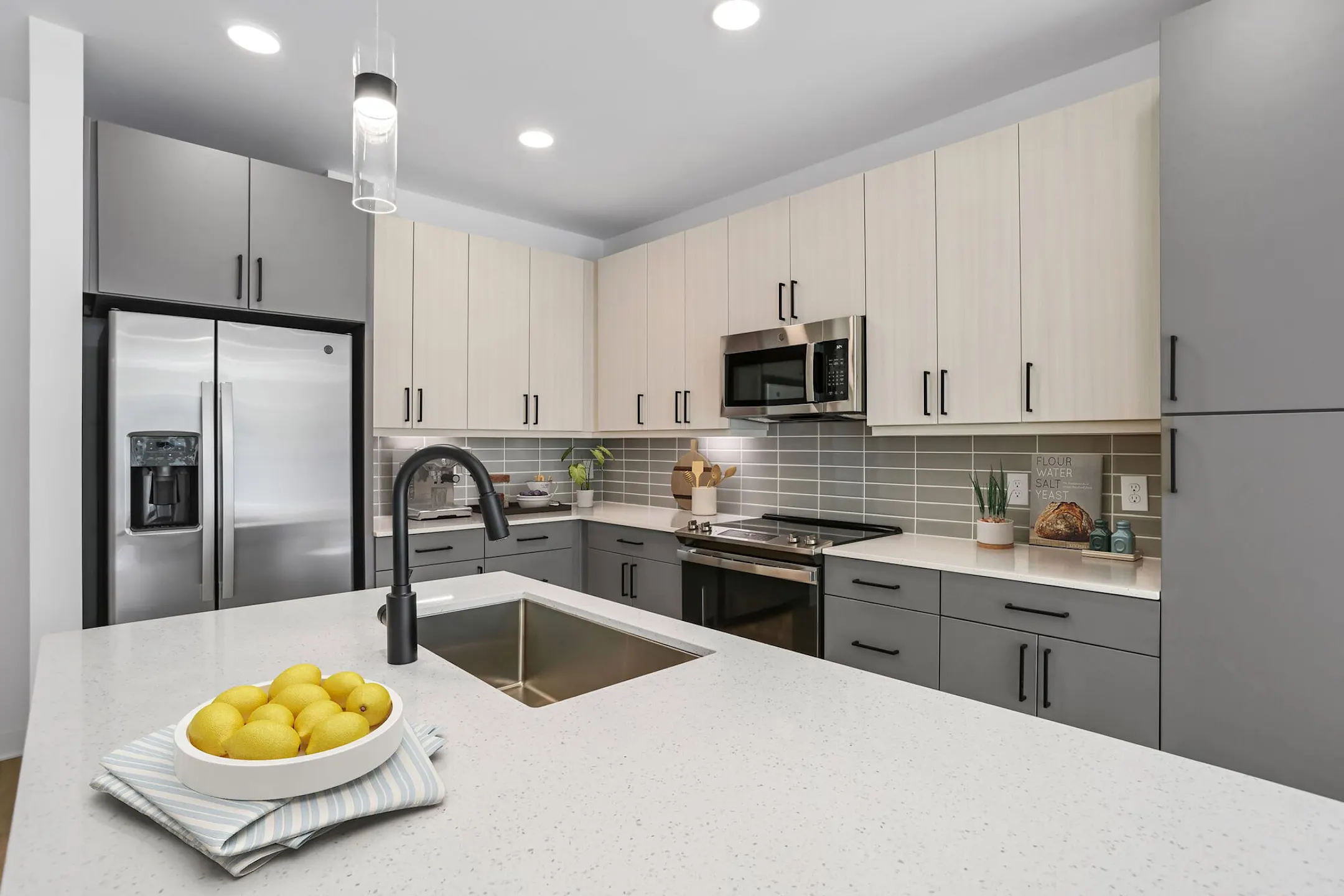 Kitchen - Solis Midtown Apartments - Charlotte, NC