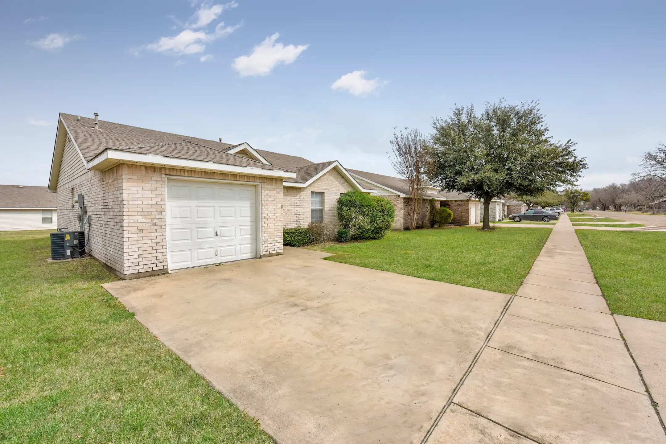 Breckenridge Village 2001a Floyd St Ennis, TX Houses for Rent Rent.