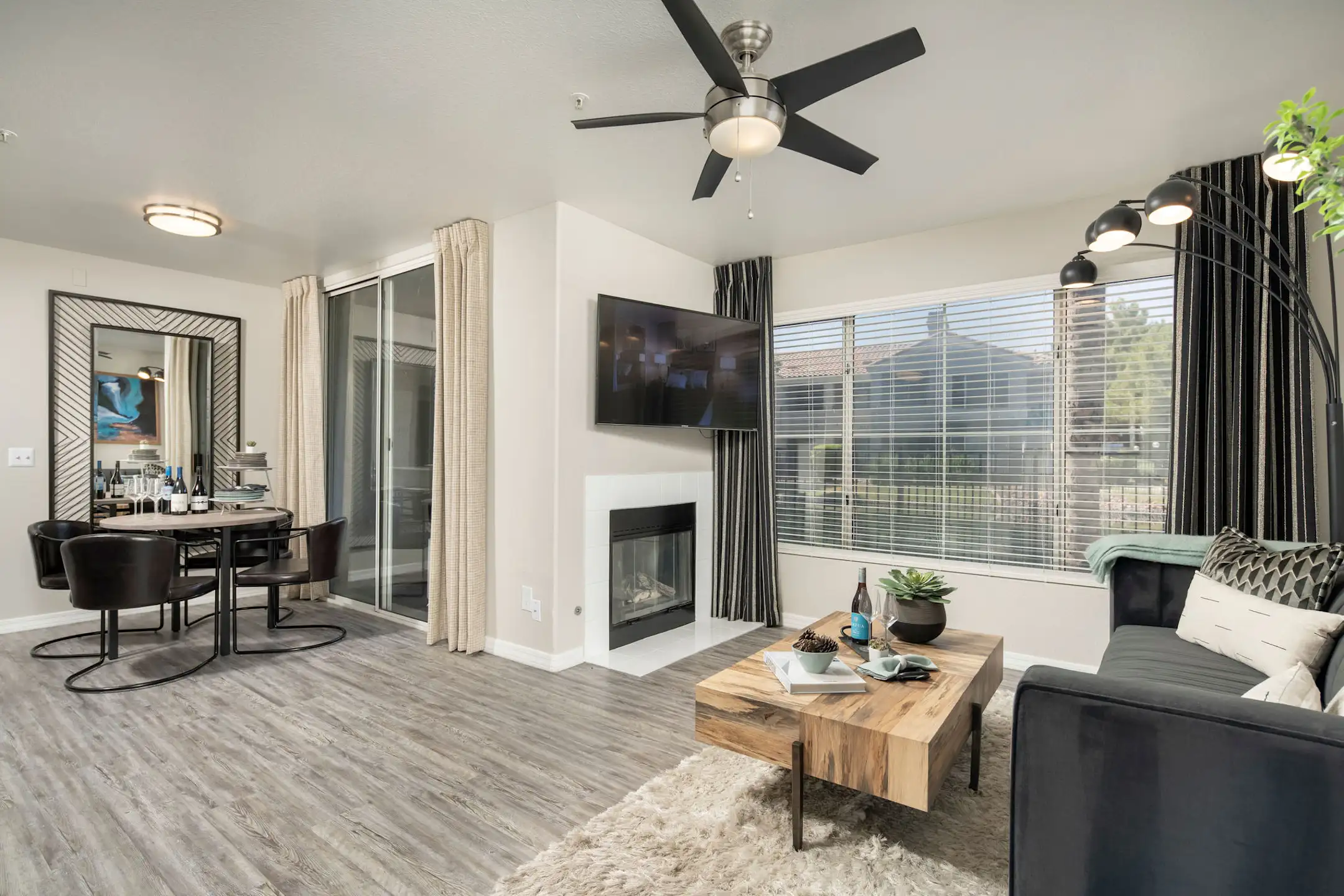 The Lakes at Arrowhead Ranch Apartments Glendale, AZ 85308