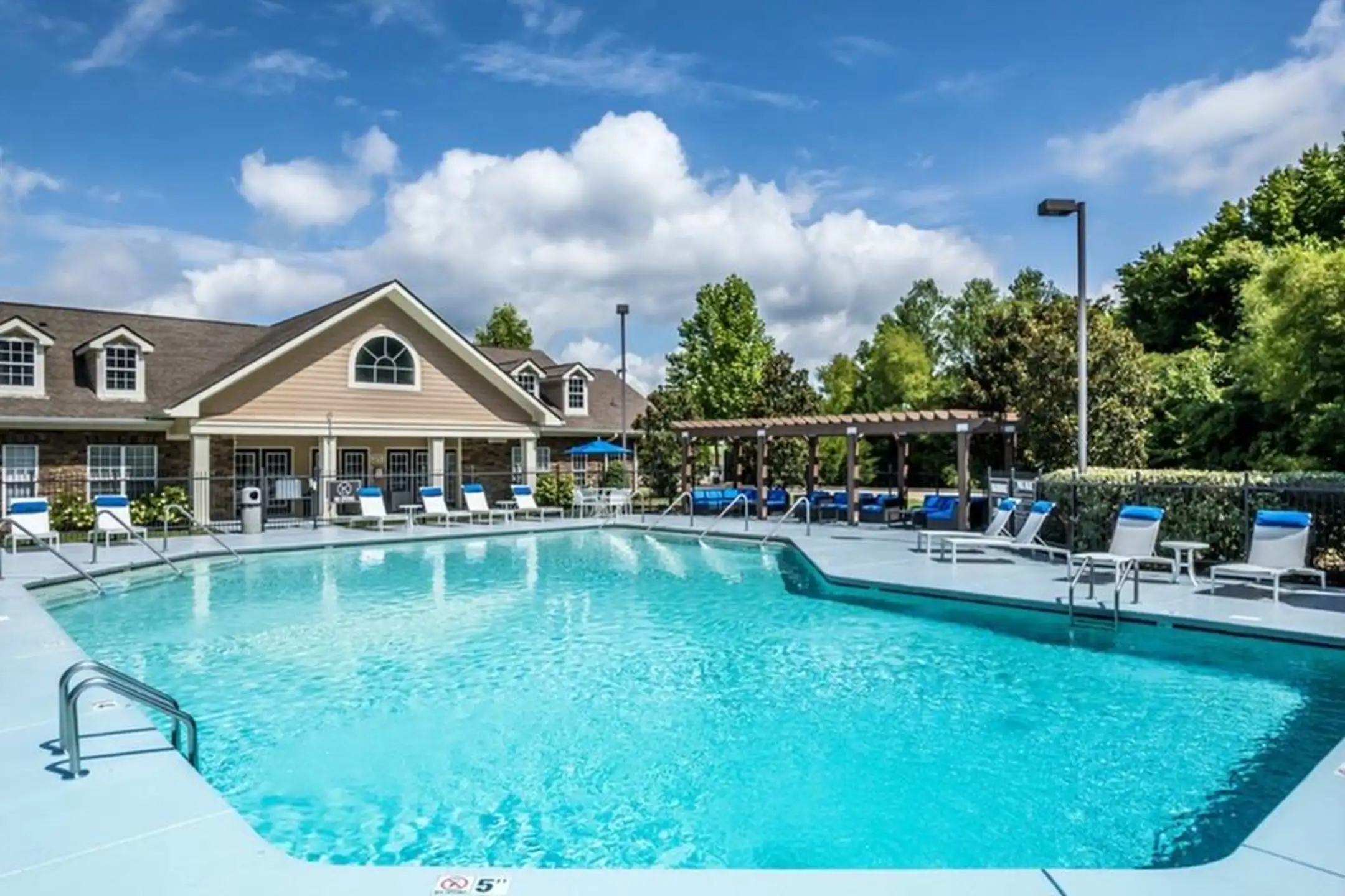 Woodlands at Capital Way Apartments Atoka, TN 38004