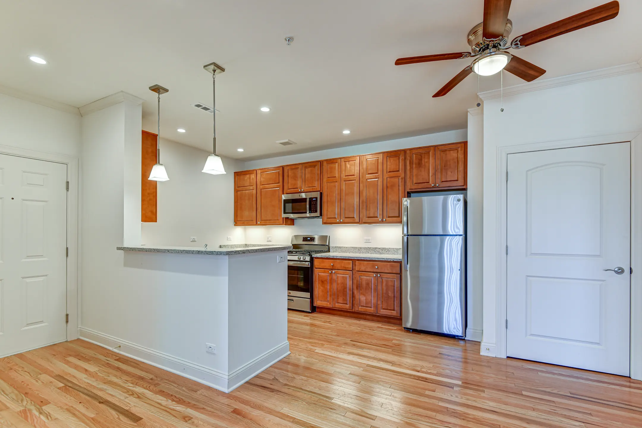 The Legacy Apartments 12822 White Willow Dr Plainfield, IL