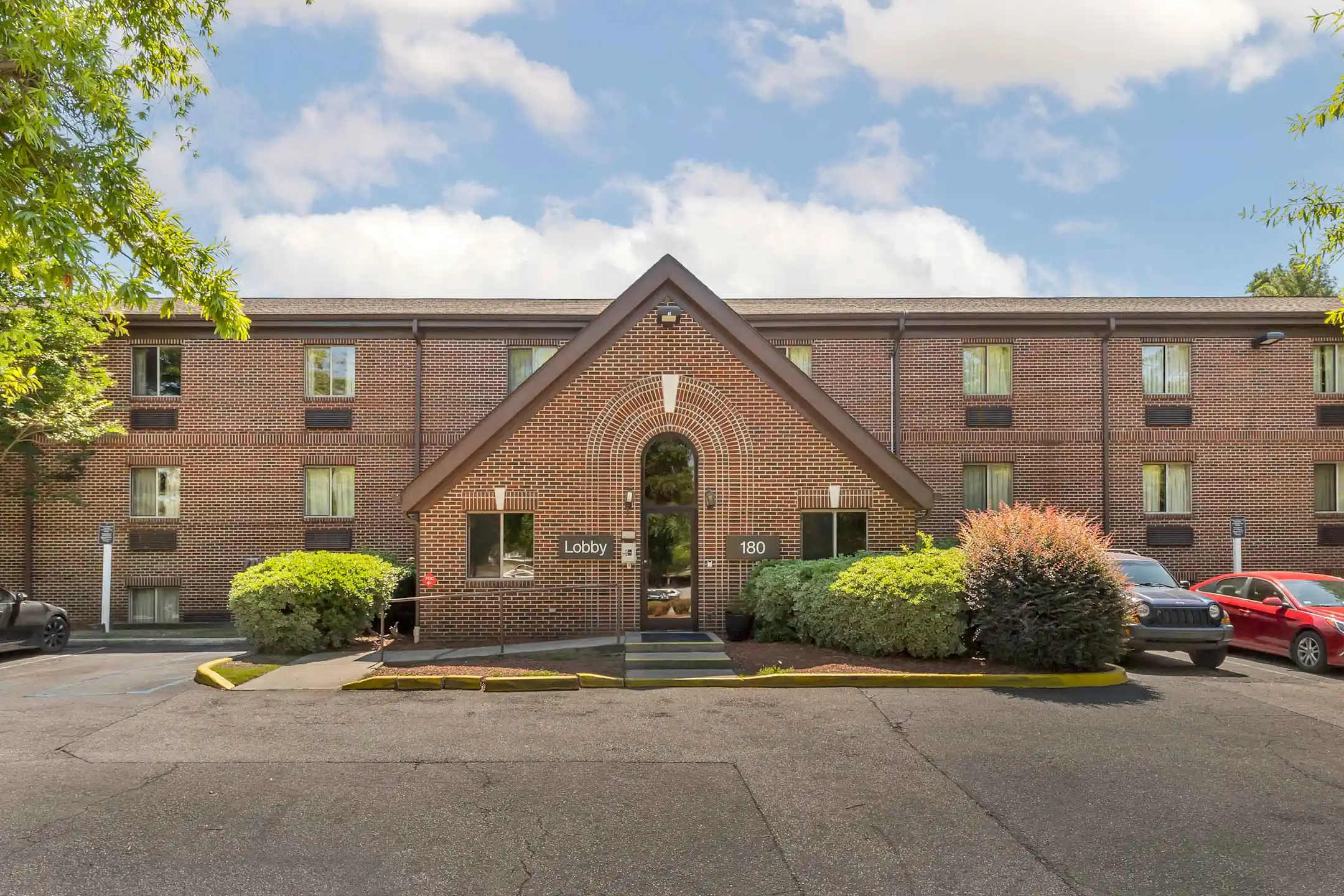 Furnished Studio Columbia West Stoneridge Dr. Apartments