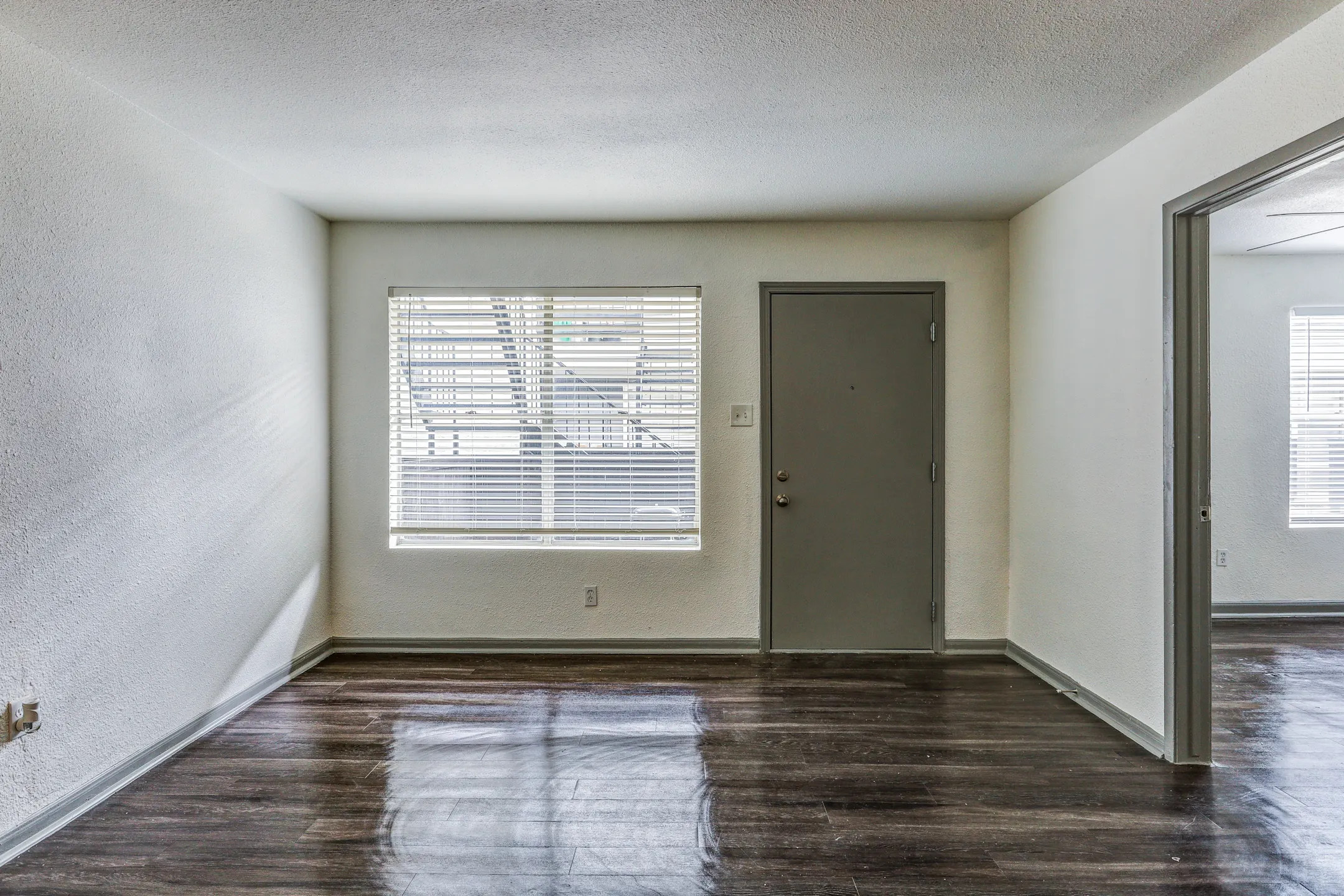 Living Room - Shadow Creek - Houston, TX