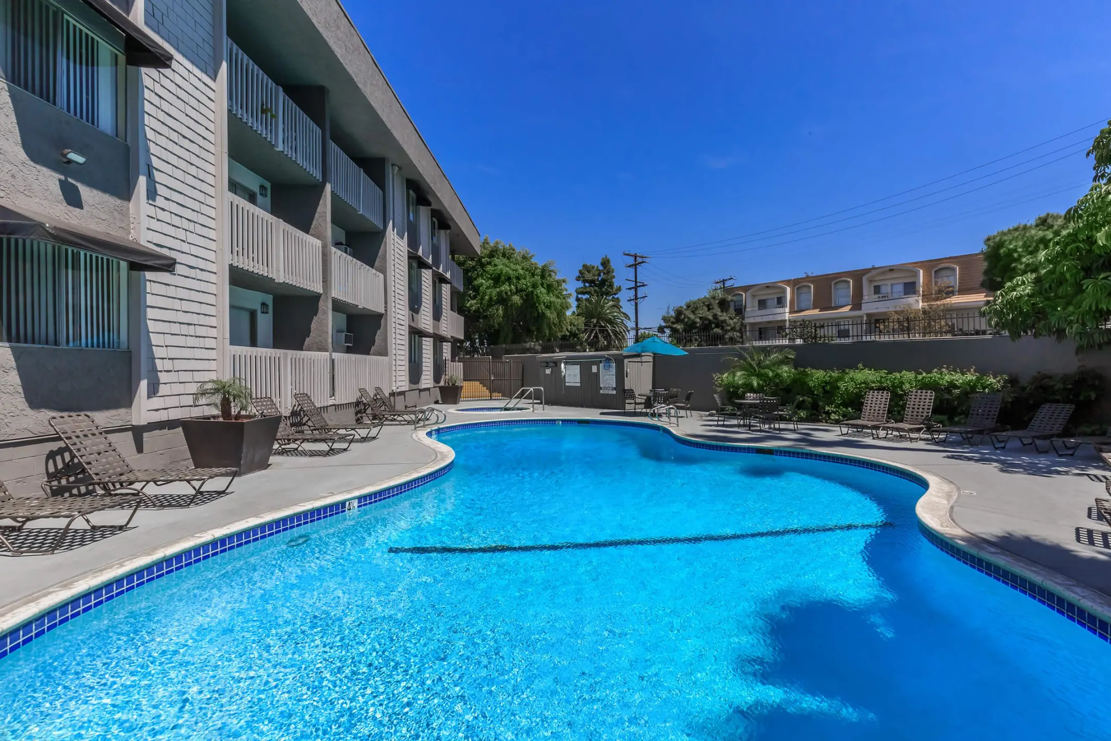 Pool - Pacific View Apartment Homes - Long Beach, CA