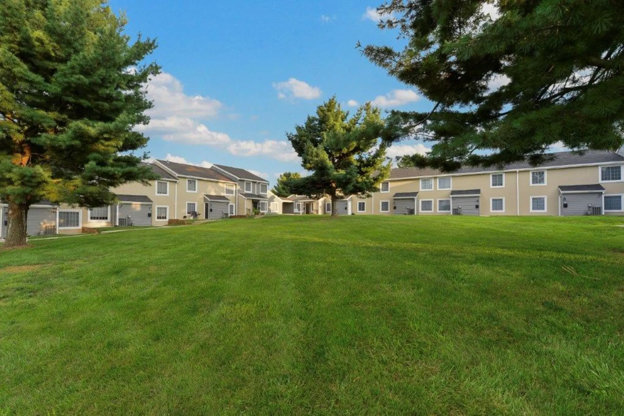 Montgomery Woods Townhomes Townhomes Harleysville, PA 19438