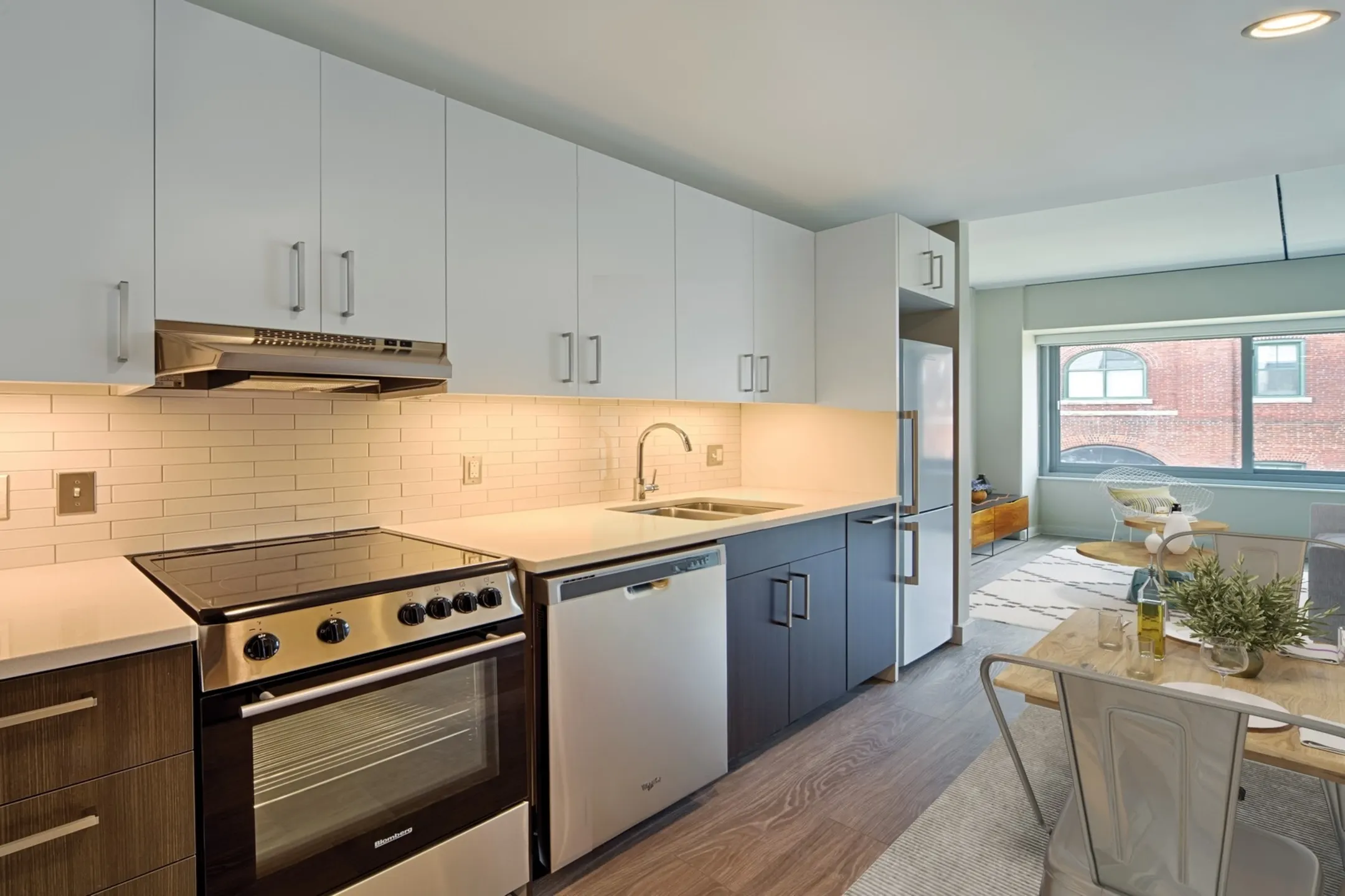 Kitchen - Vivo Apartment Homes - Cambridge, MA