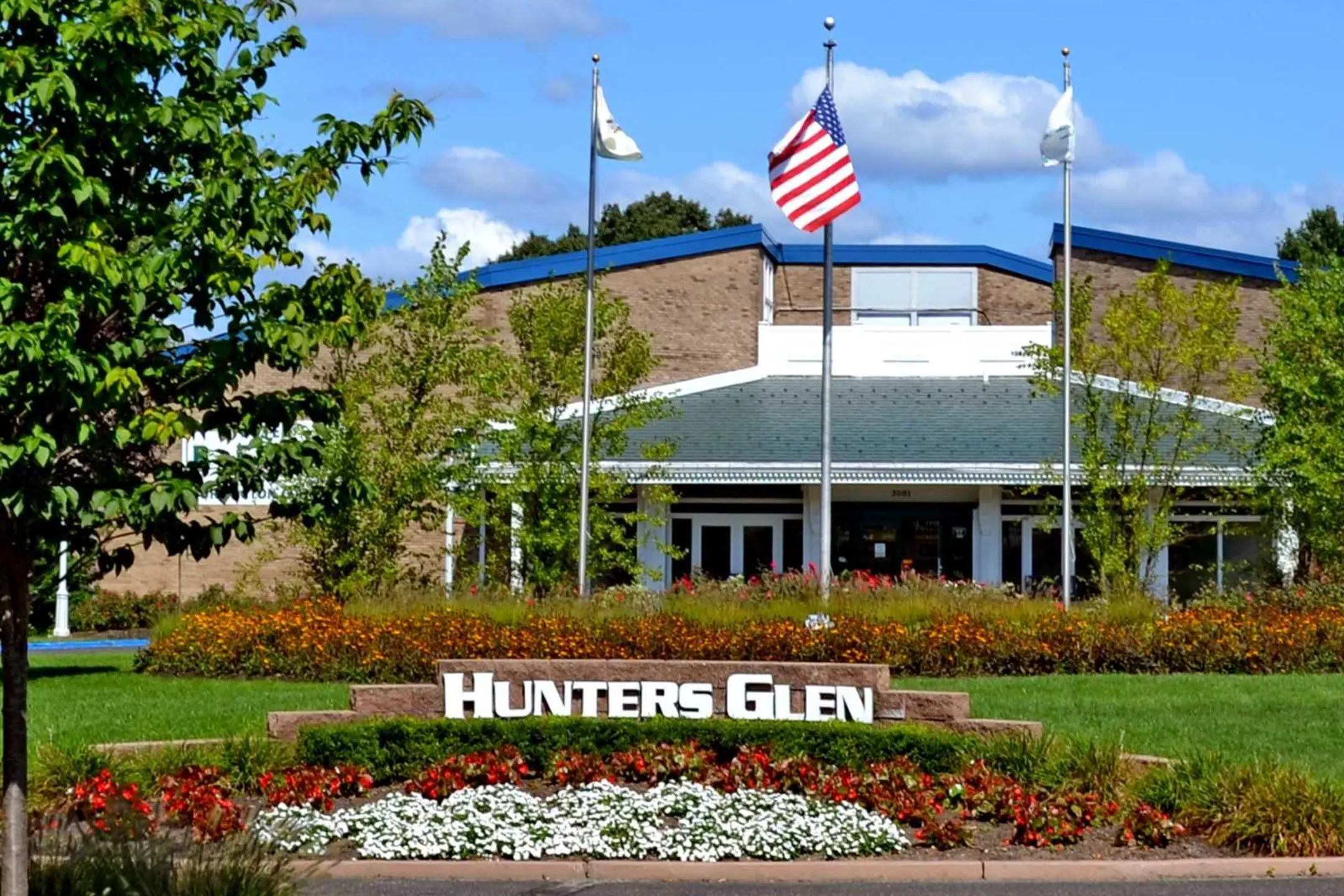 Landscaping - Hunters Glen Apartments - Delran, NJ