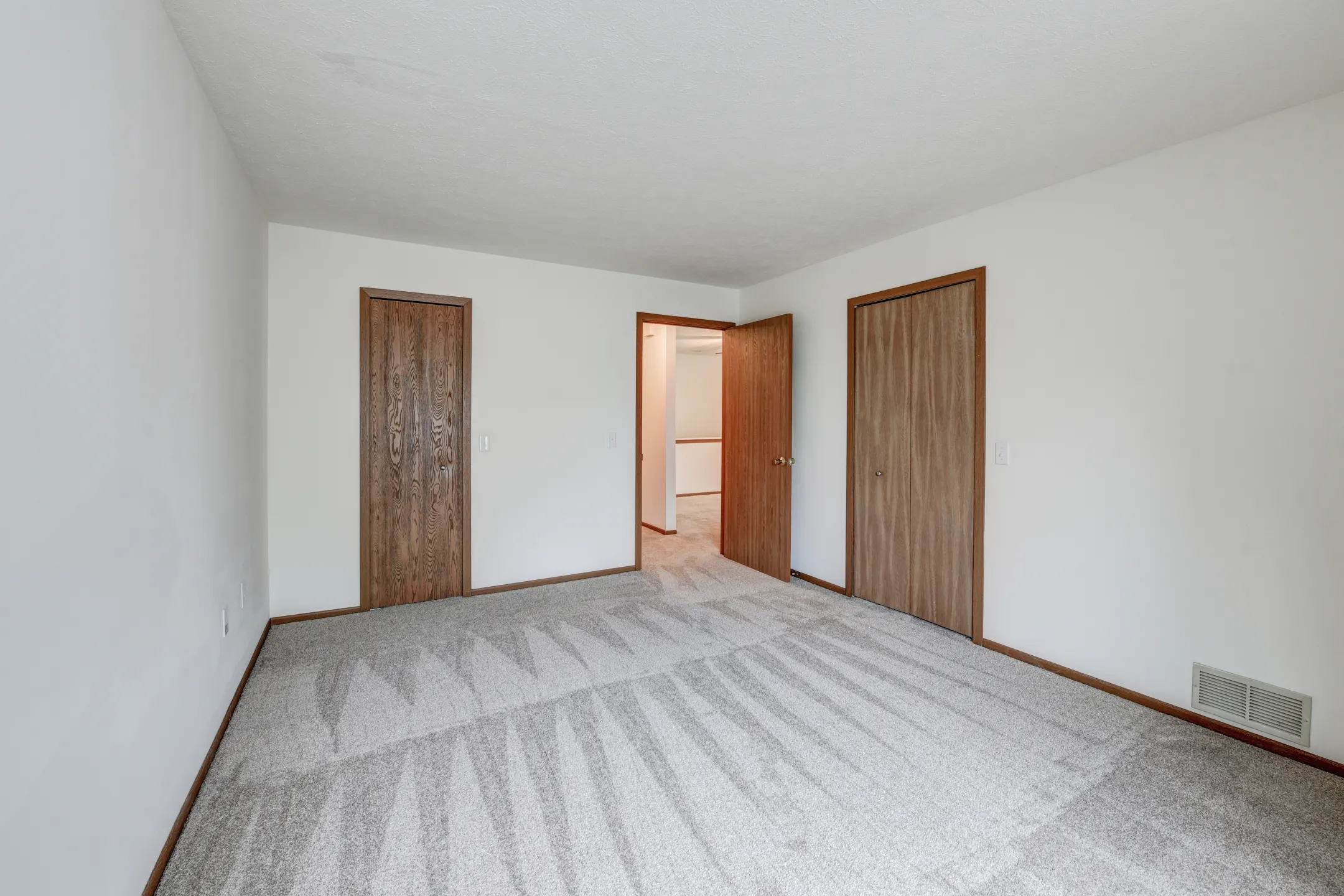 Bedroom - Parkridge Apartments - Cleveland, OH