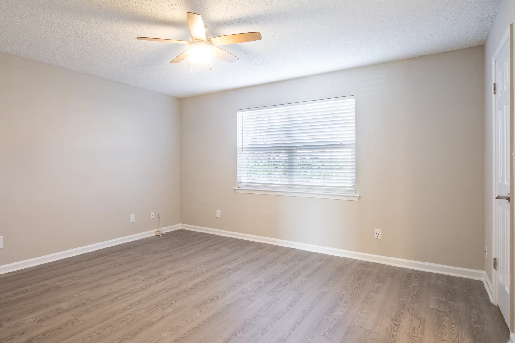 Holly Point Apartments Chesapeake, VA 23325