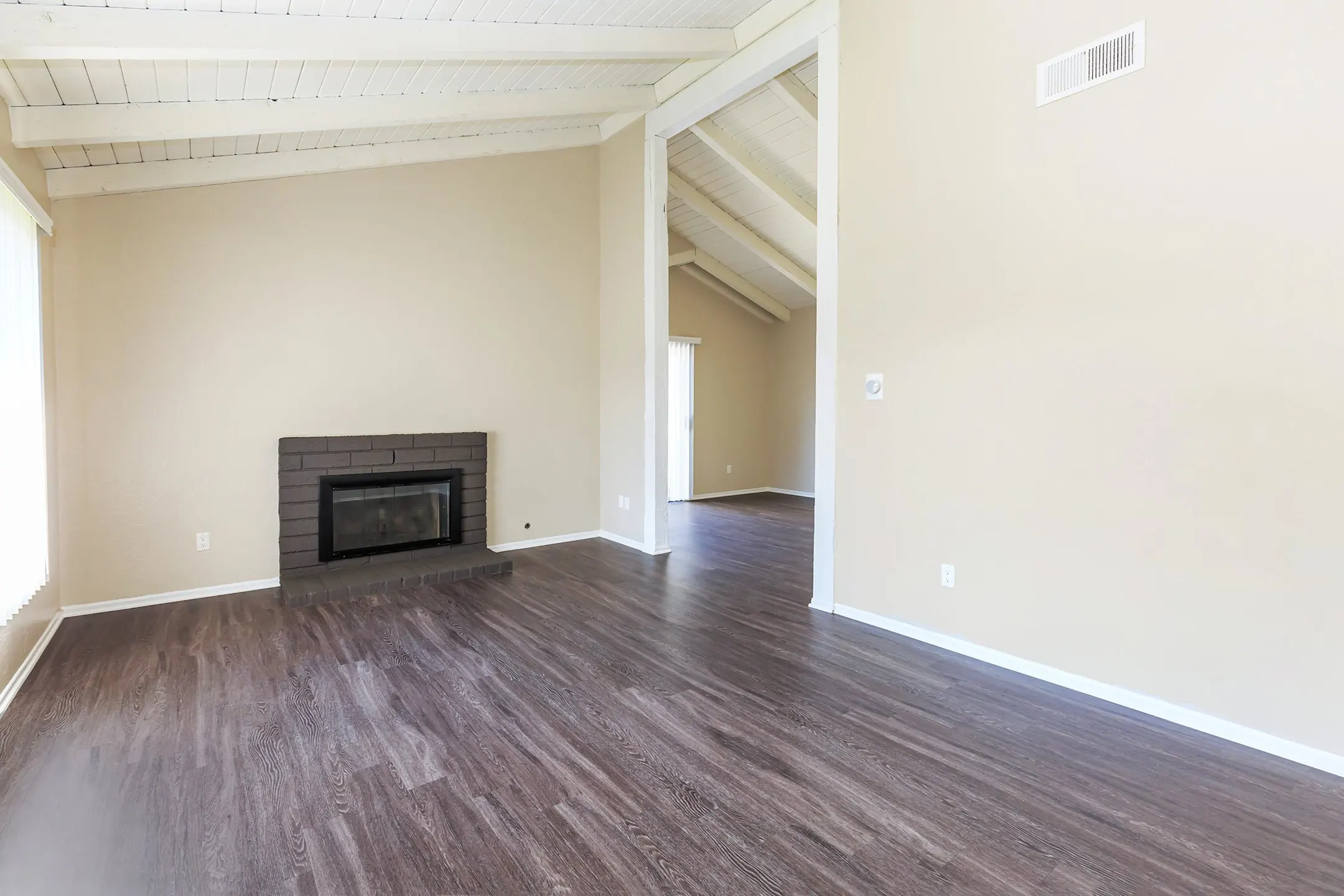 Carlyle Square Apartment Homes 266 Backs Ln Placentia, CA