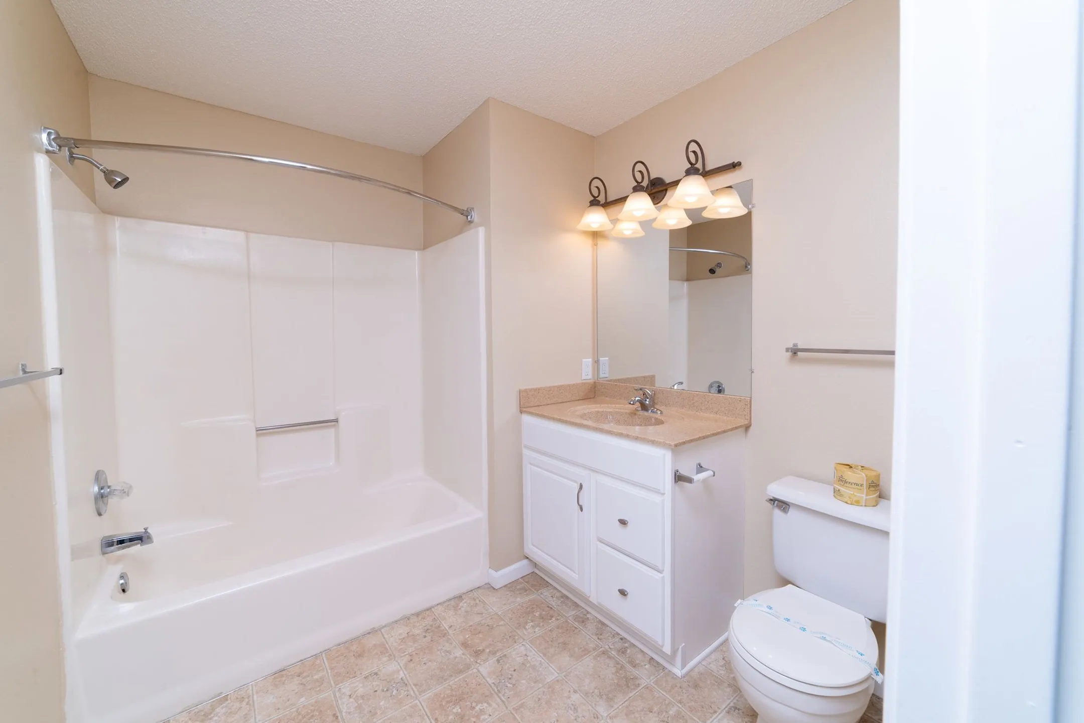 Cutters Grove Apartment Homes Apartments Anoka, MN 55303