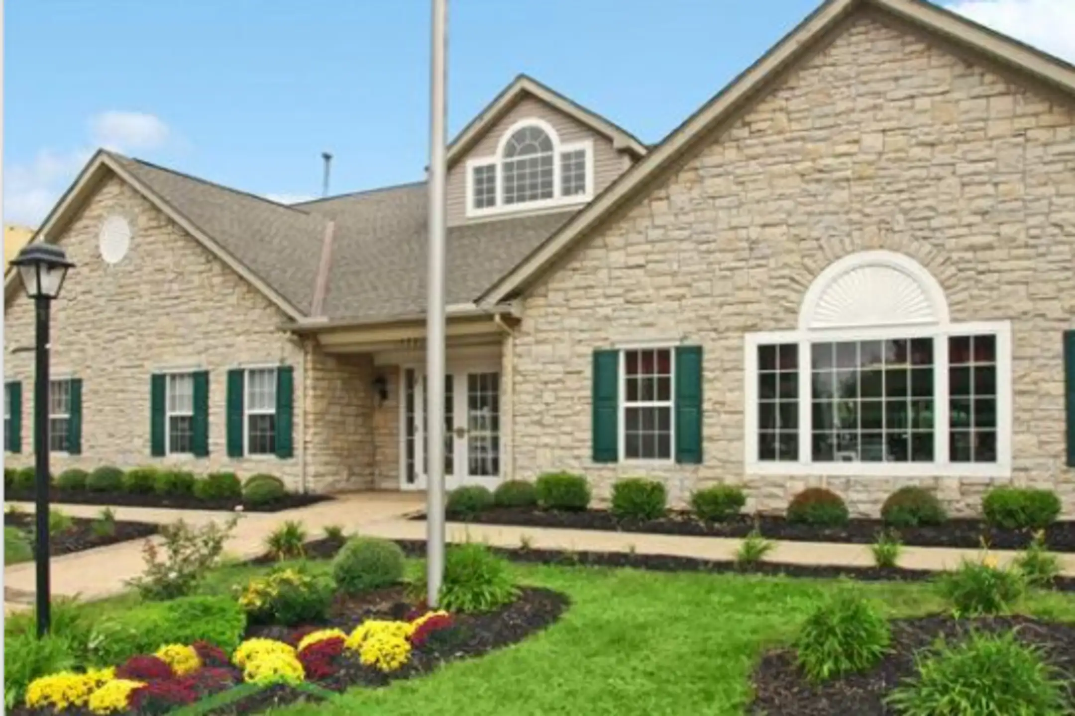 Chestnut Lake Apartments Strongsville, OH 44136