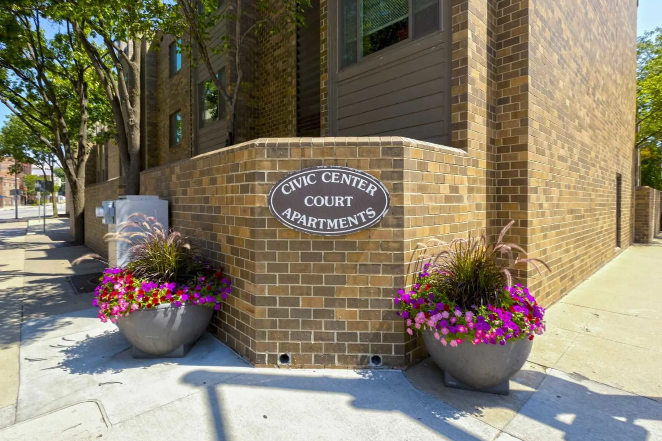 Community Signage - Civic Center Court - Des Moines, IA