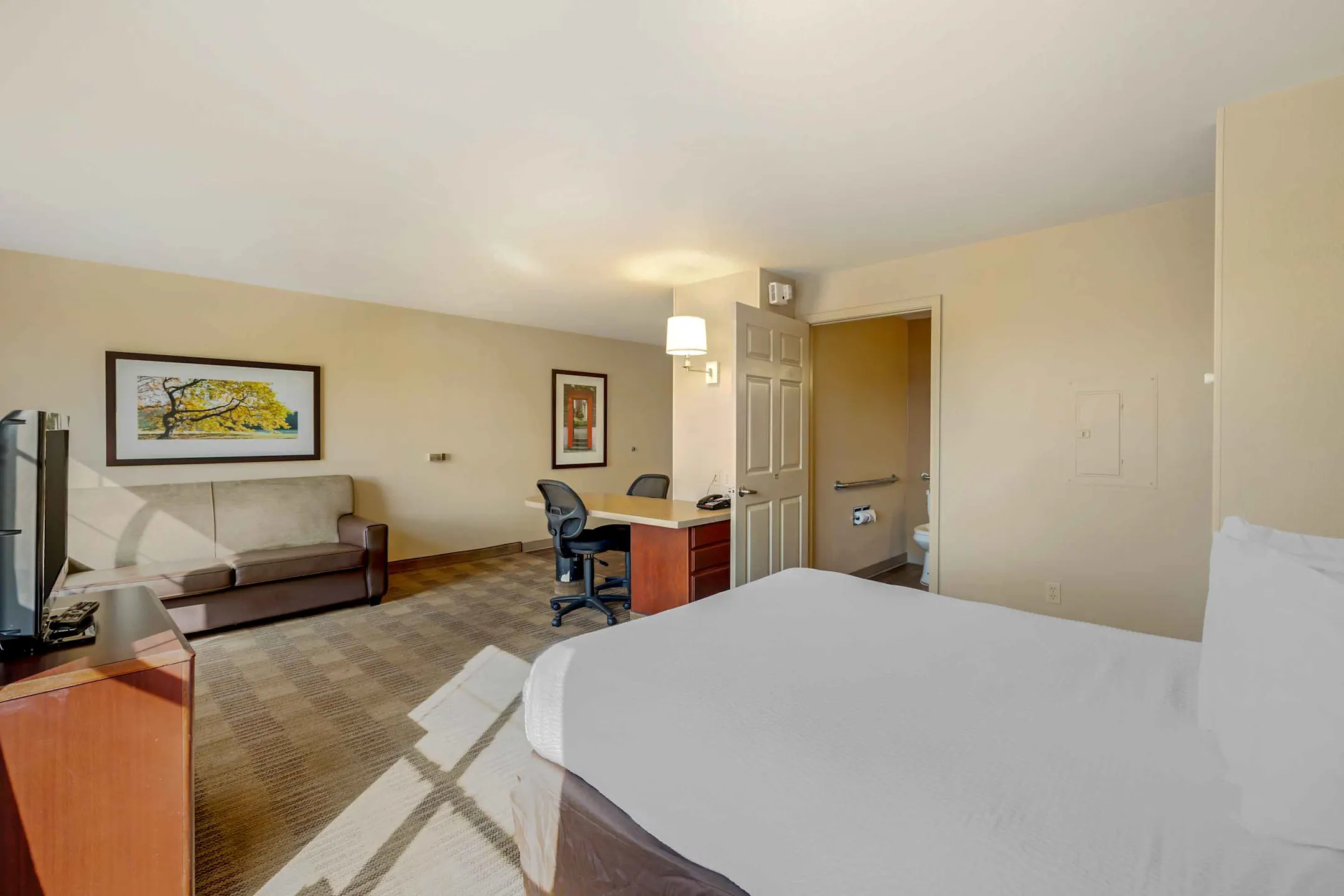 Living Room - Furnished Studio - Las Vegas - East Flamingo - Las Vegas, NV