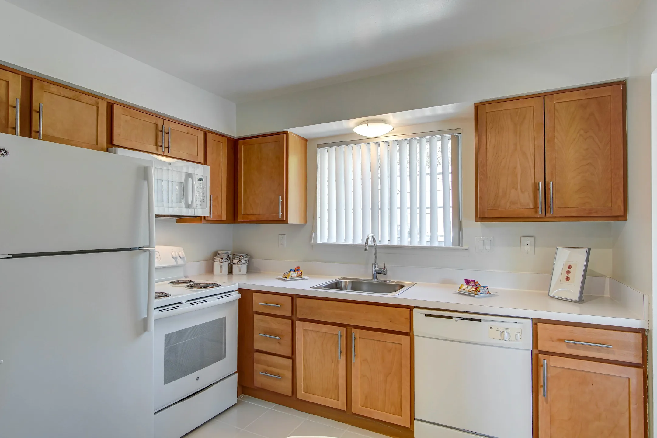 Aldingbrooke Apartments and Townhomes - West Bloomfield, MI