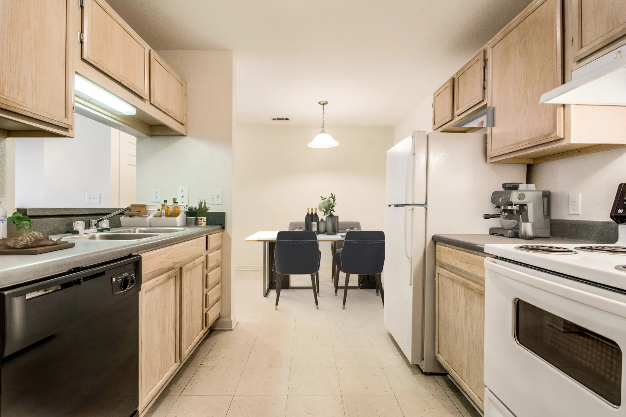 Cardinal Glen Apartments Greenwood, SC 29646