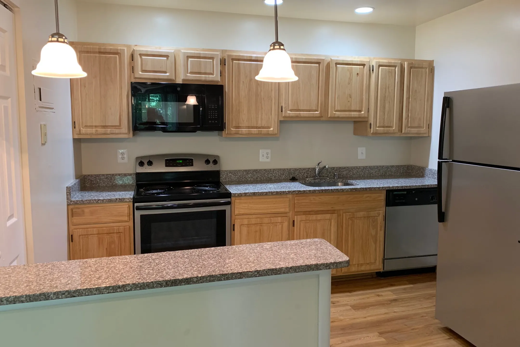 Skyview Apartments 8424 Sky View Dr Alexandria, VA Apartments for