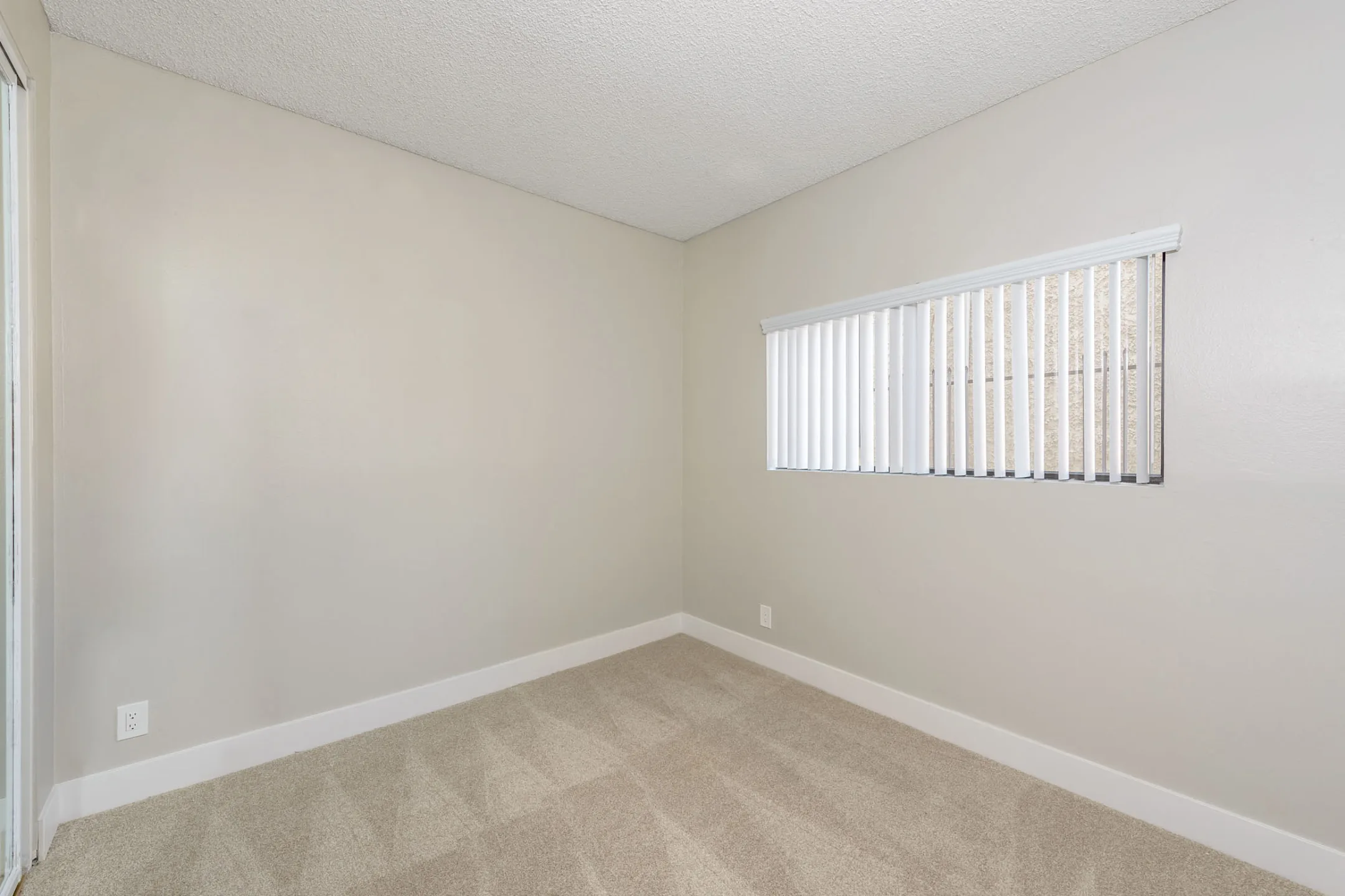 Bedroom - Indie Glendale Collection - Glendale, CA
