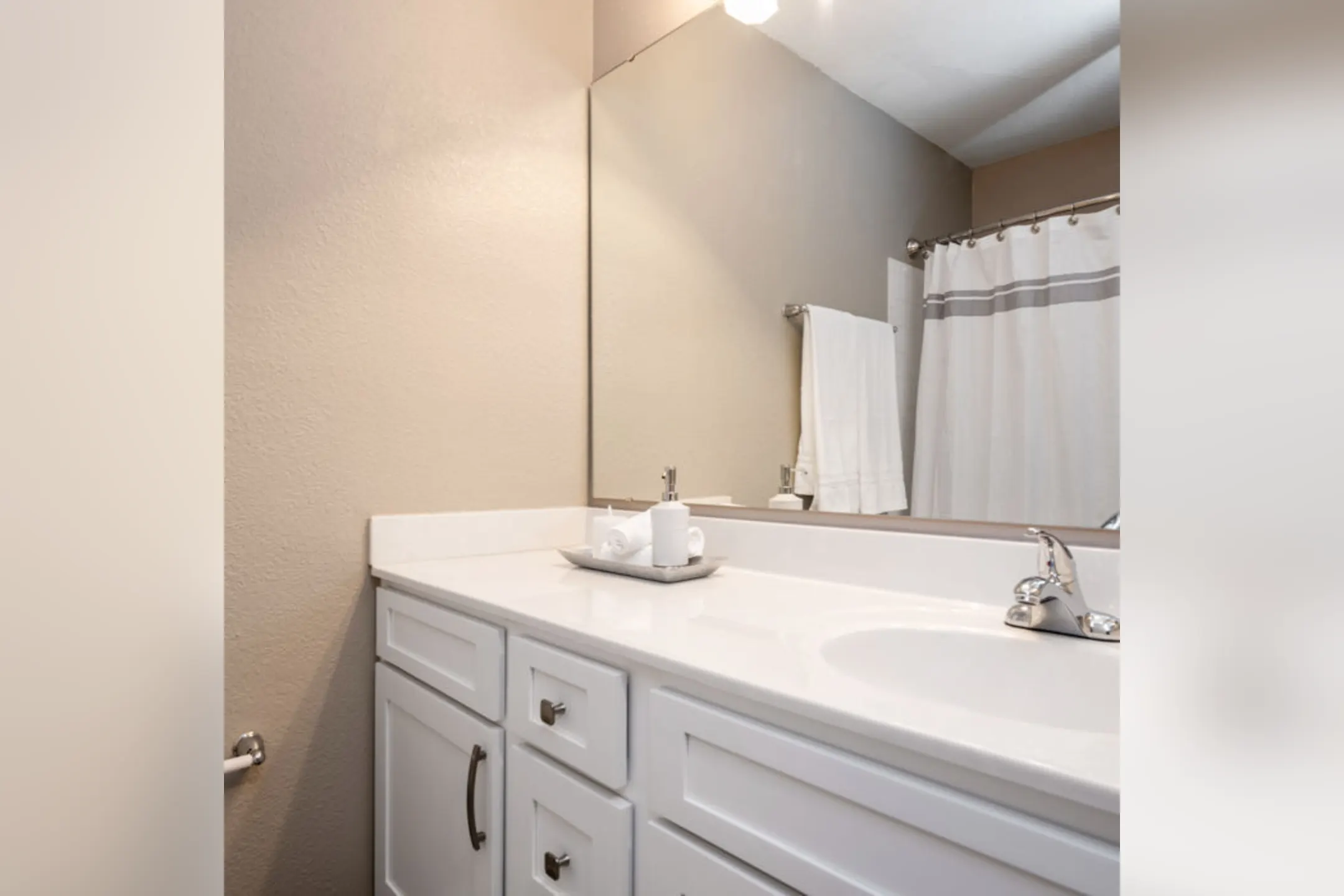 Bathroom - Kimmerly Glen Apartments - Charlotte, NC
