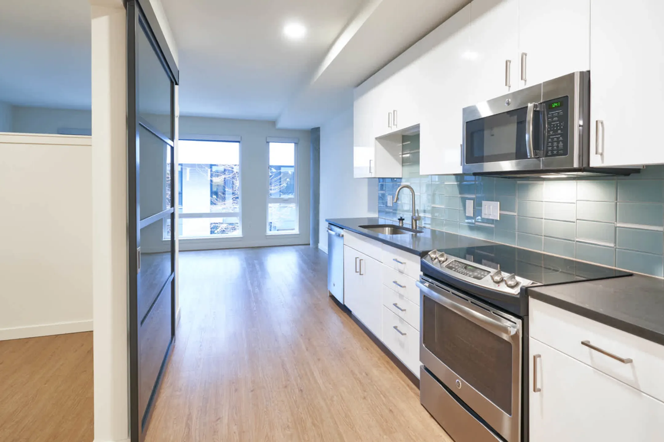 Cascade Apartments 221 Minor Ave N Seattle, WA Apartments for Rent