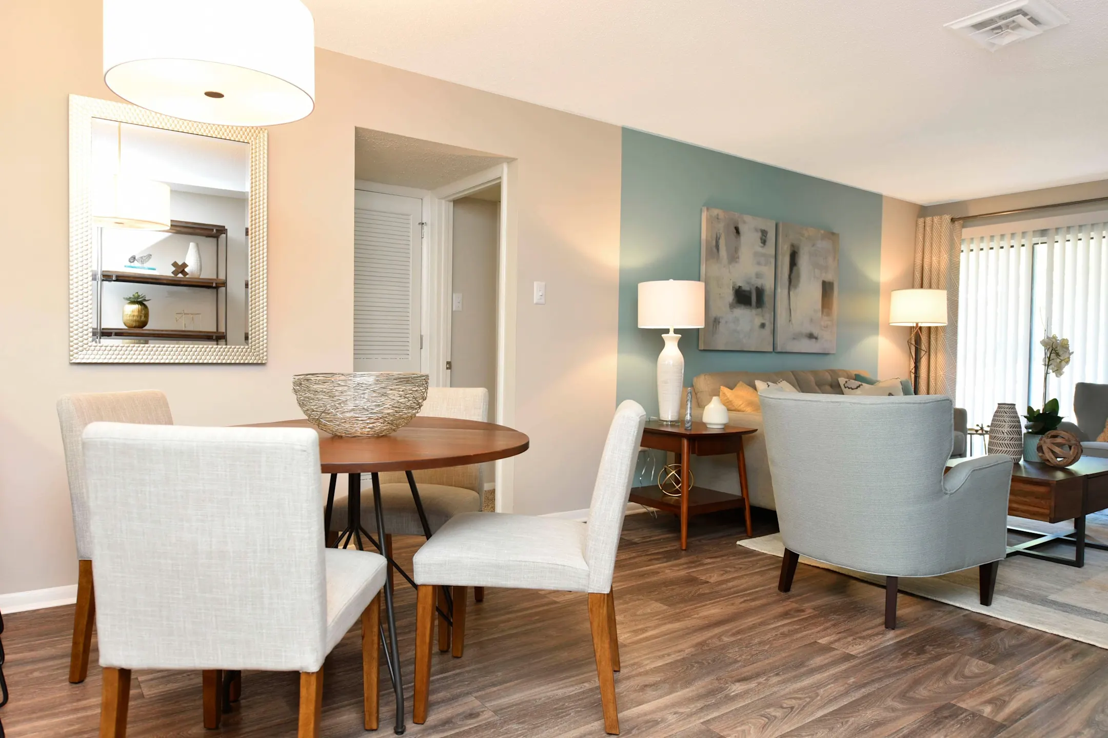 Retreat West Hills Apartments Knoxville, TN 37909