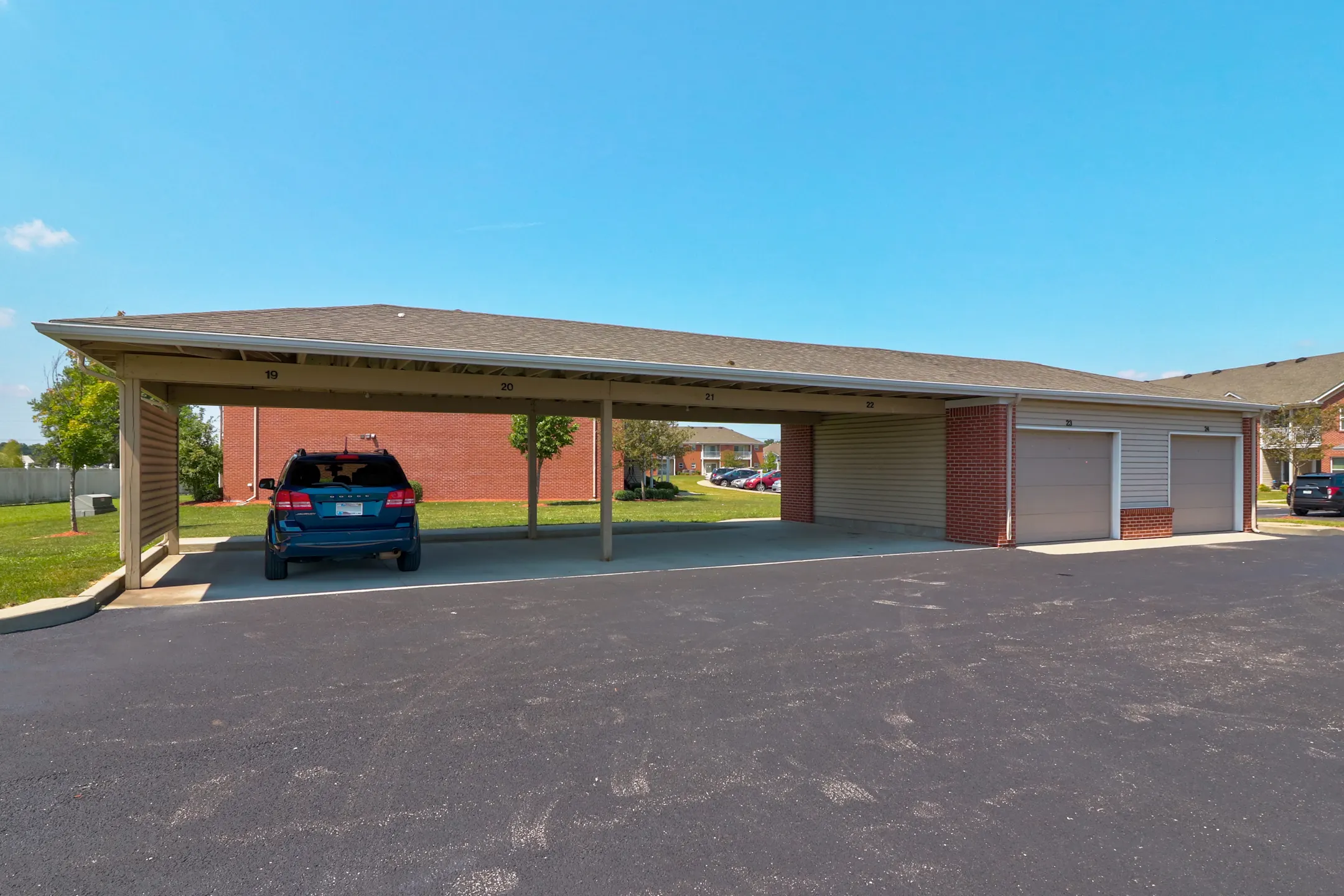 Building - Delaware Trace Apartment Homes - Evansville, IN