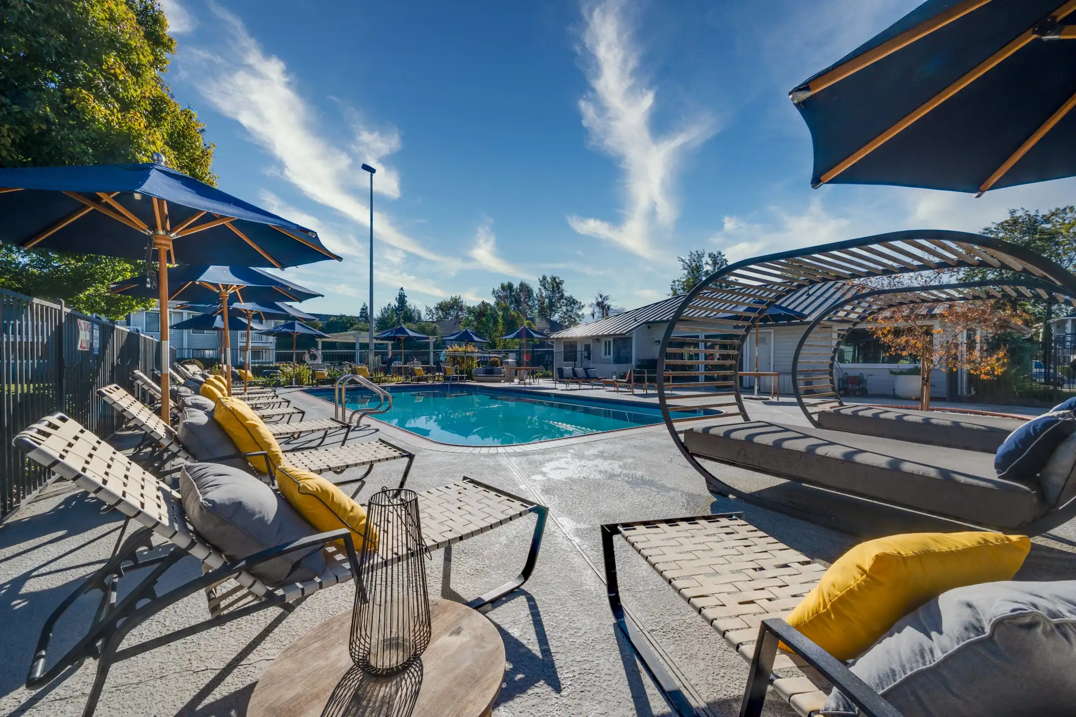 Diamond Hillside Apartments 2205 E Leland Rd Pittsburg, CA