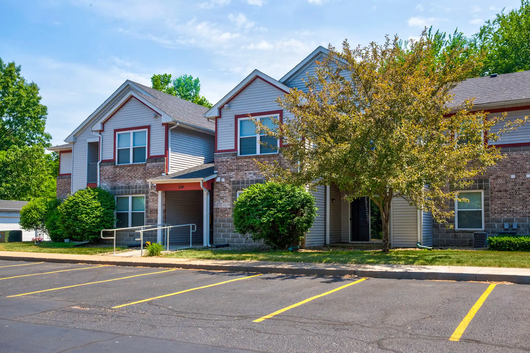 Spring Lake Apartments Granger, IN 46530