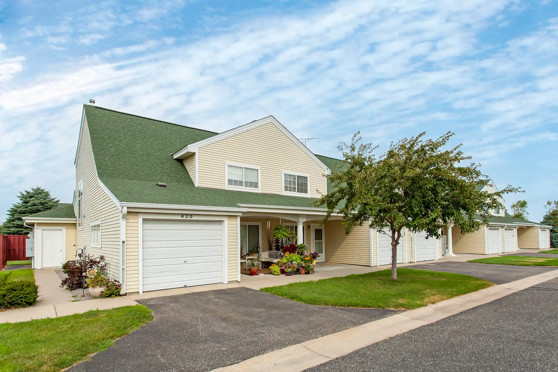 Orchard Street Townhomes 300 E Orchard St Belle Plaine, MN