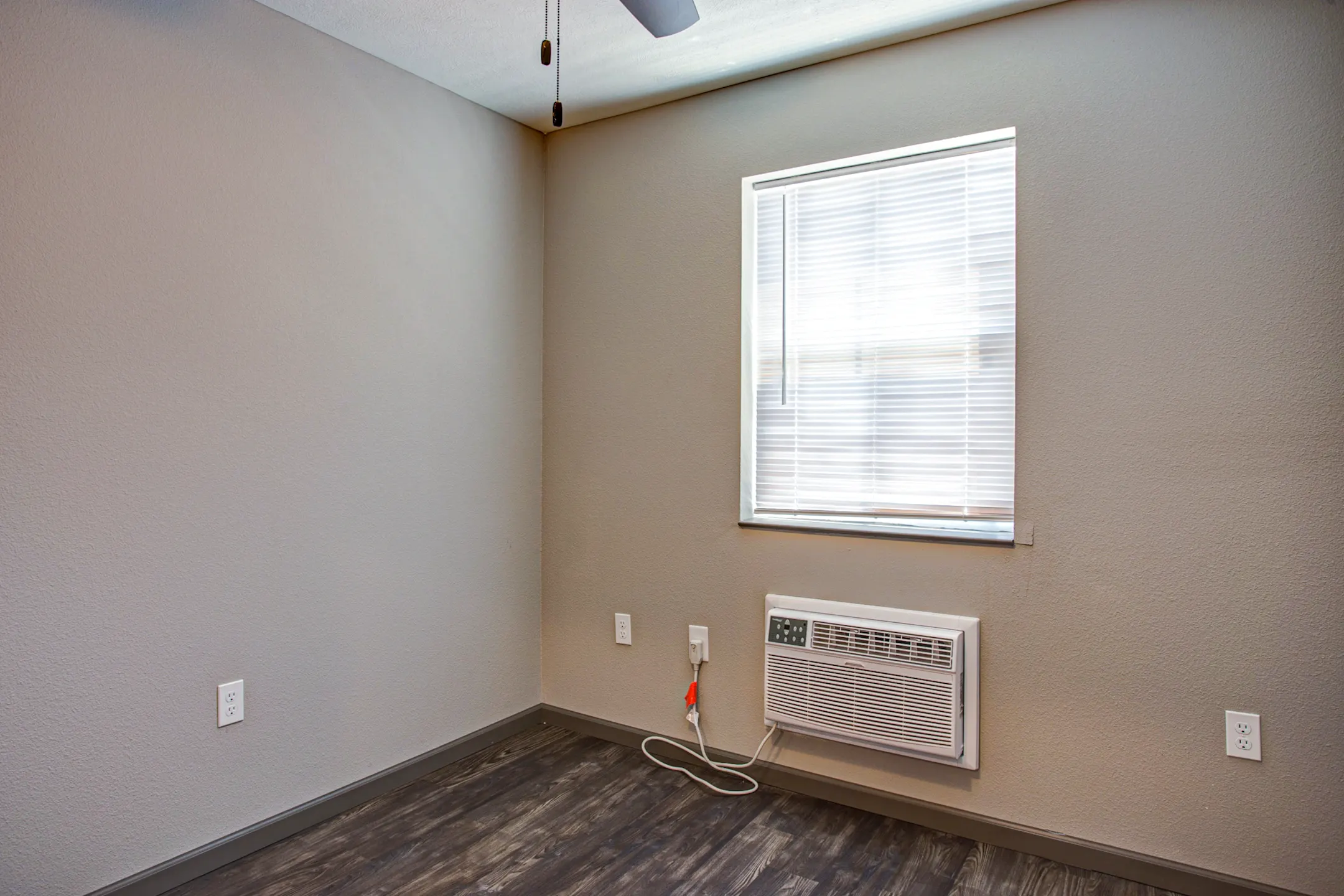 Northgate Apartments 1435 W. Talmage St Springfield, MO Apartments