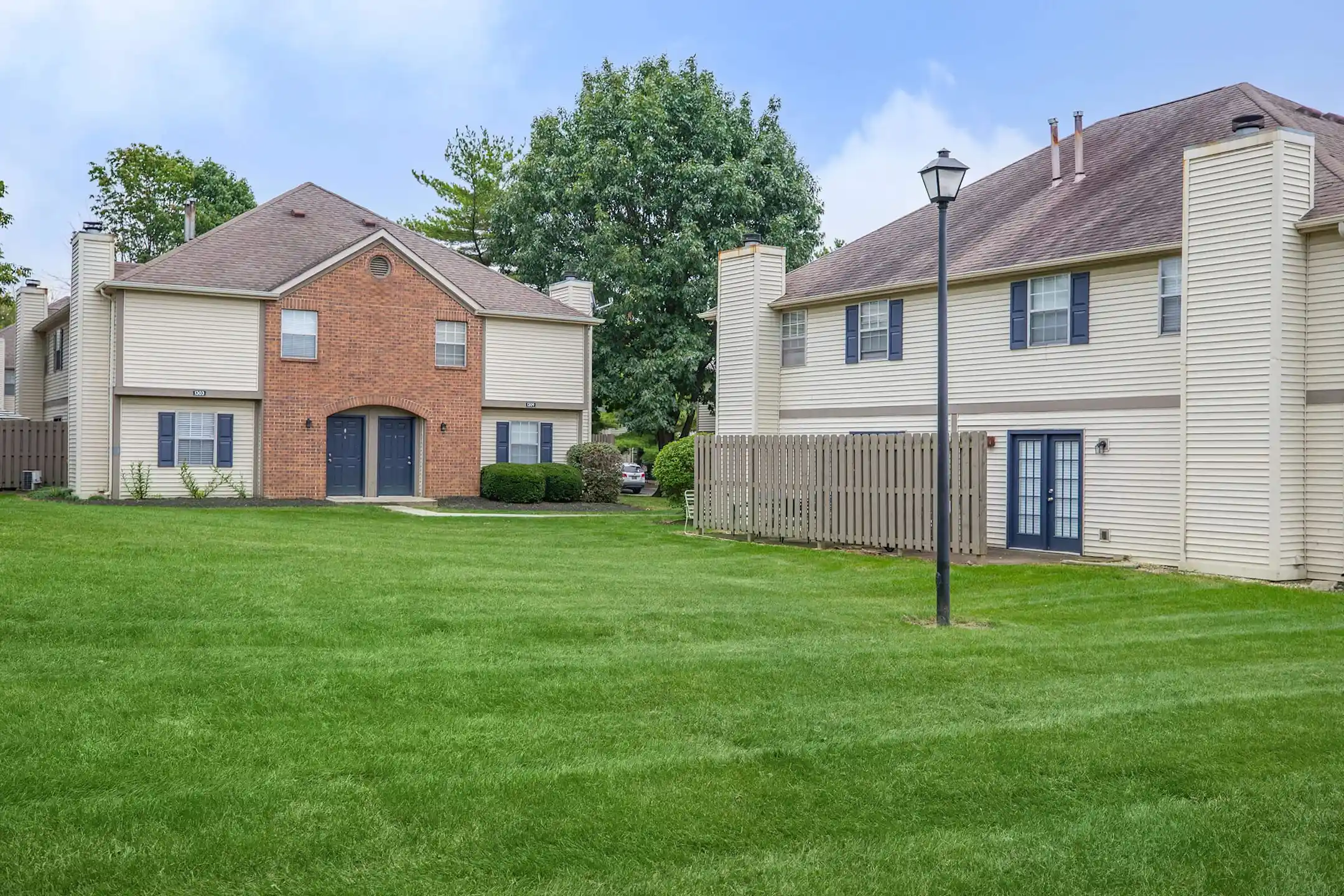 Townhomes at McNaughten 1363 Yorkland Rd Columbus, OH Apartments