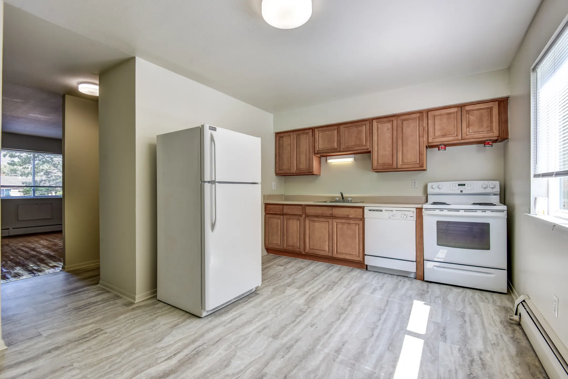 Woodbury Apartments Woodbury Circle Middletown, CT Apartments for