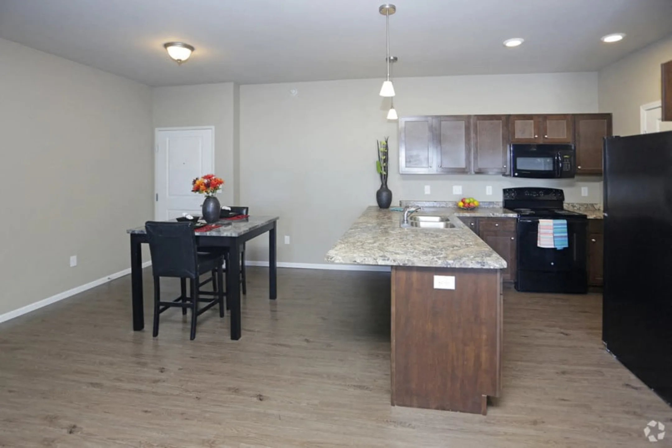 Brookledge Apartments Watford City, ND 58854