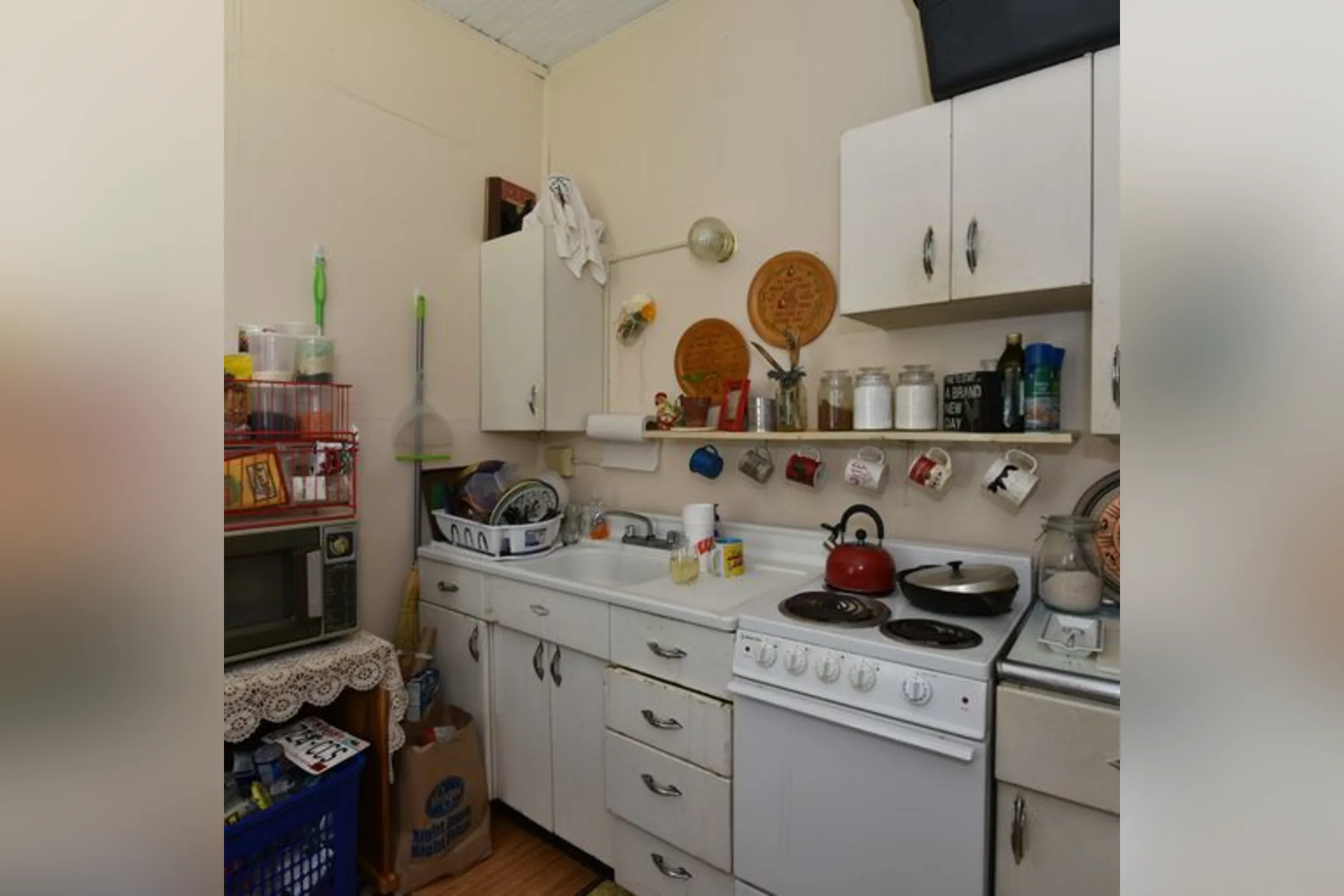 Burnham Rentals Campus Area 1 Bedrooms 203 East 8th Street