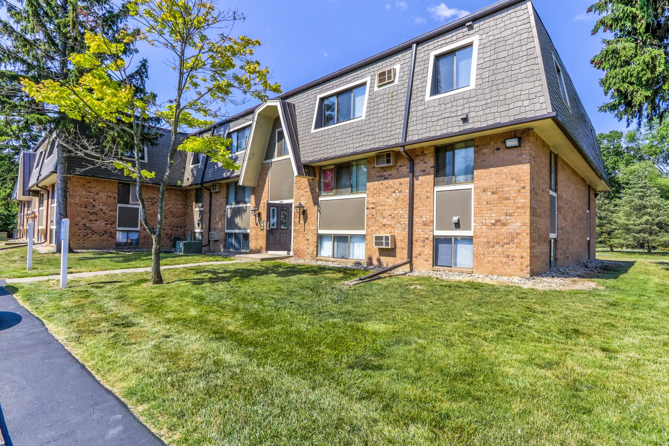 Westridge Apartments And Townhomes 2704 Westmar Court Apt. 209