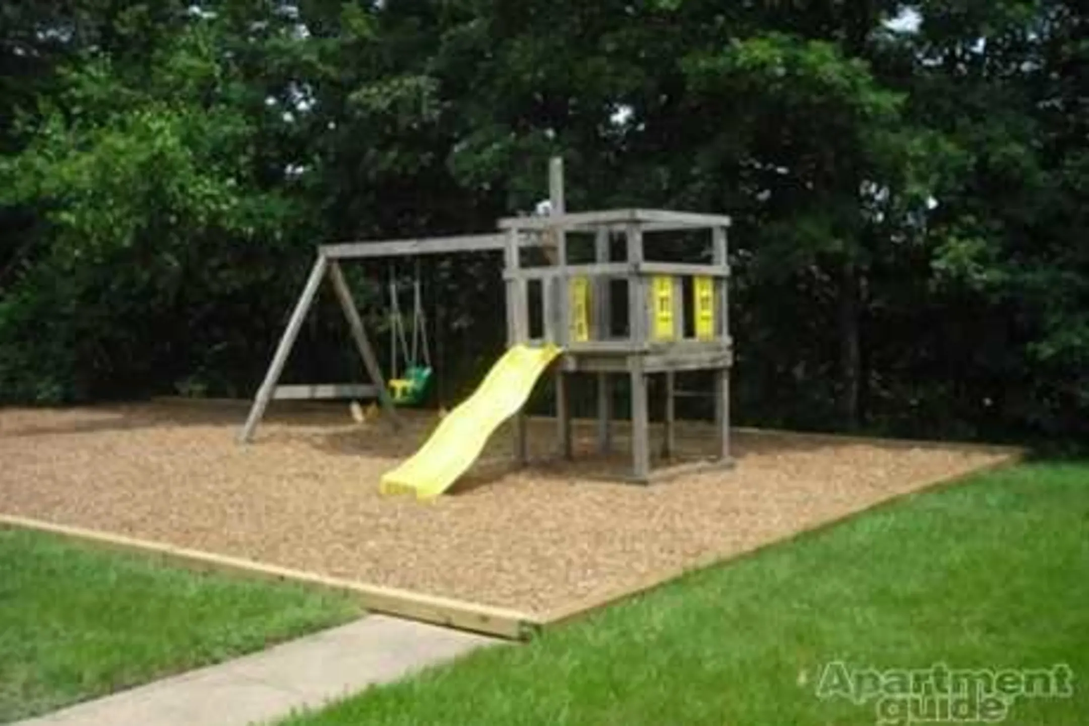 Playground - Woodcrest Apartments - Glen Burnie, MD