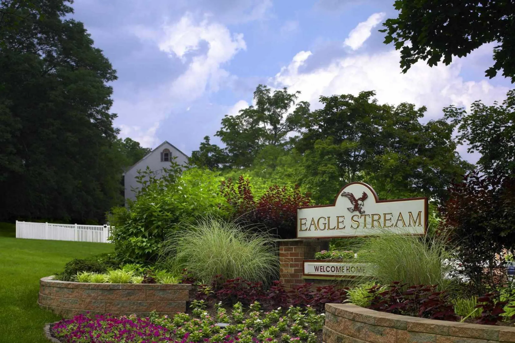 Landscaping - Eagle Stream Apartments - Norristown, PA