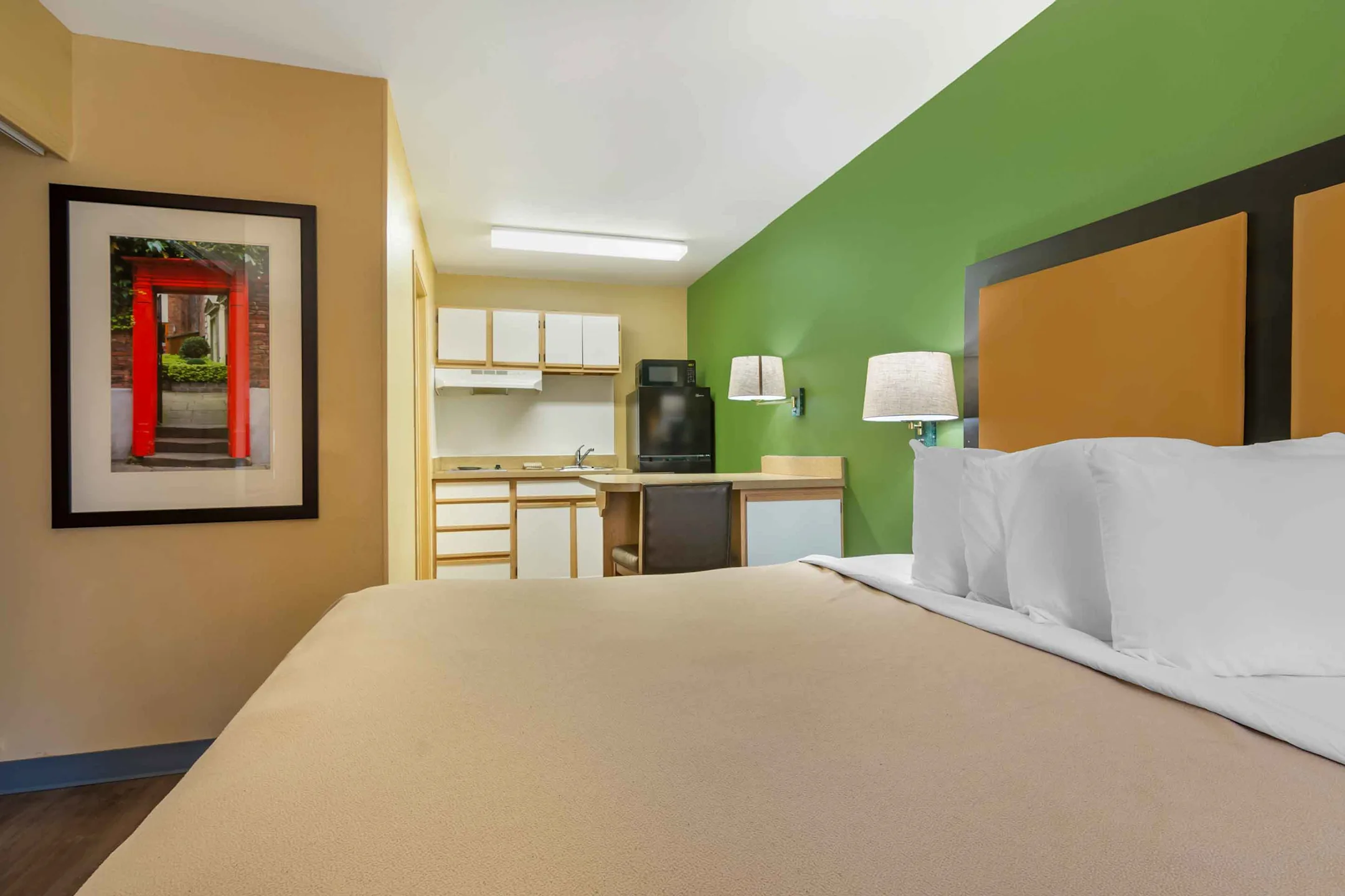 Furnished Studio Kansas City Shawnee Mission Apartments Merriam, KS 66202