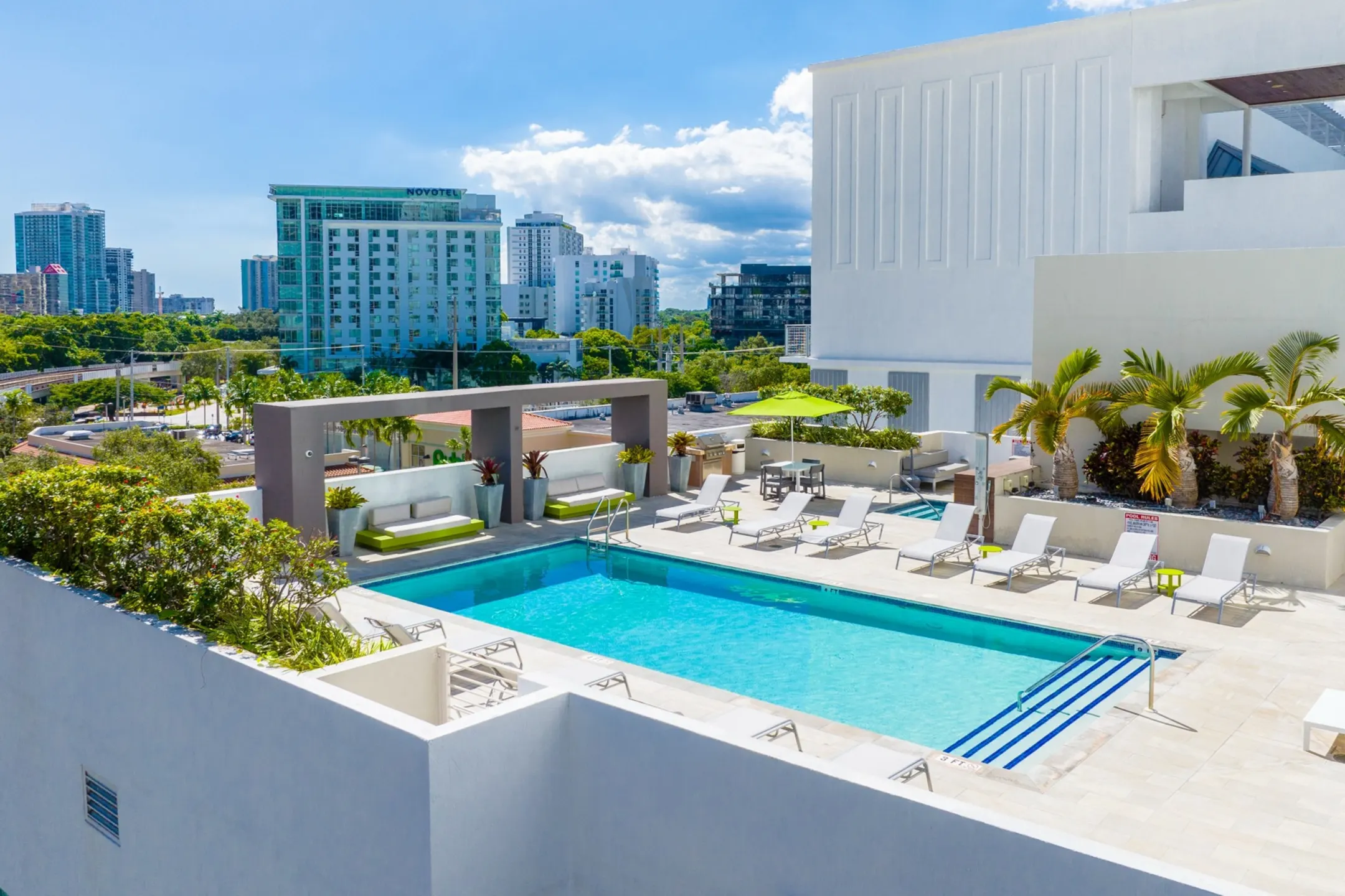 Pool - Brickell 1st Apartments - Miami, FL