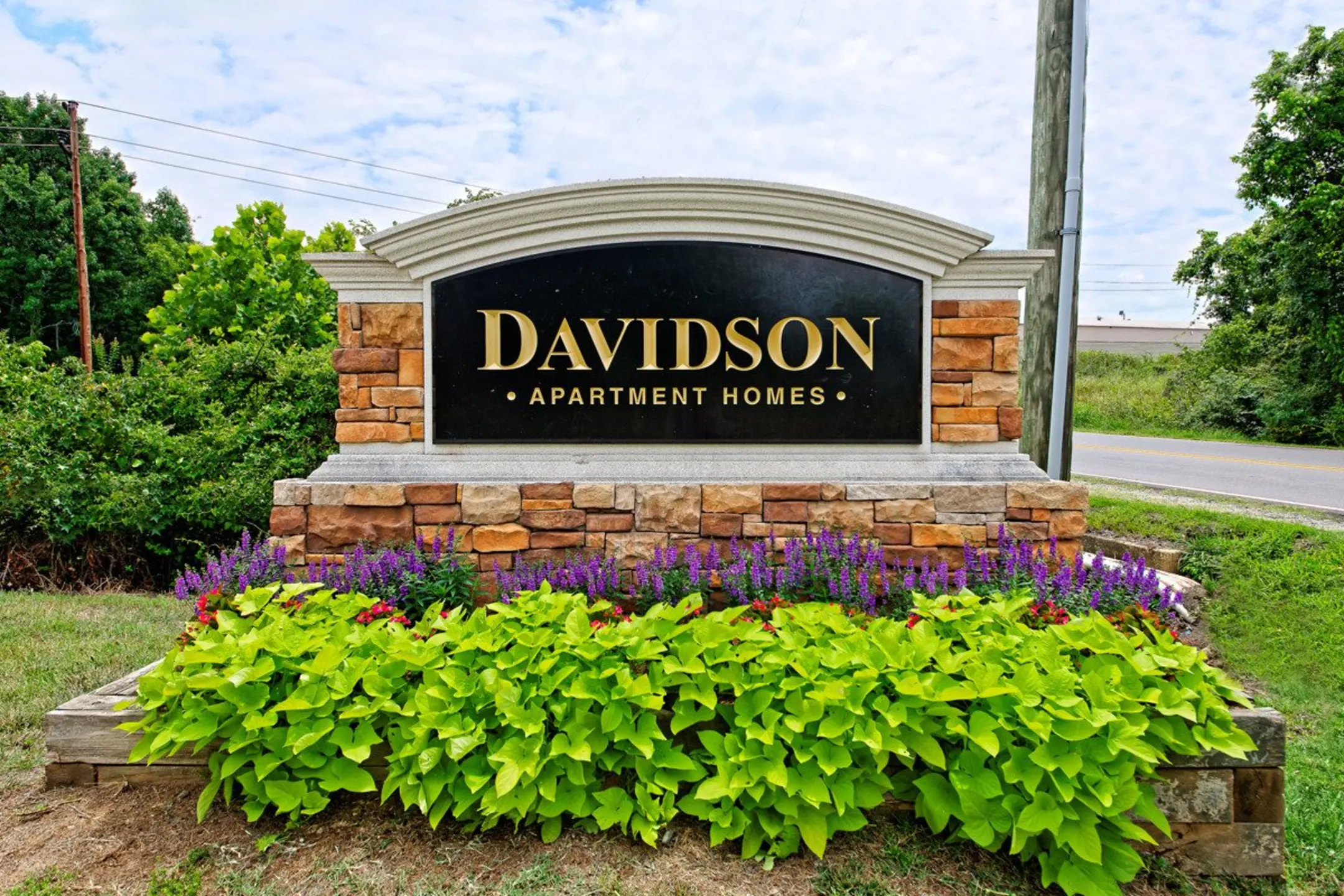 Community Signage - Davidson Apartments - Concord, NC