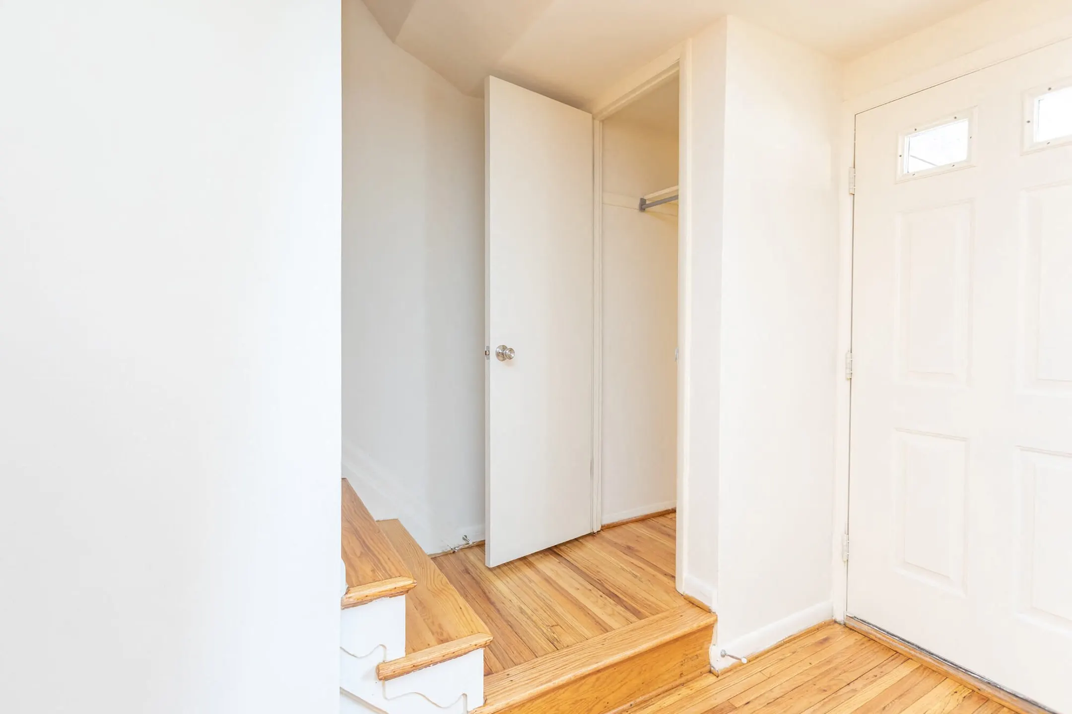 Foxridge Townhomes 1114 Tace Drive Essex, MD Apartments for Rent