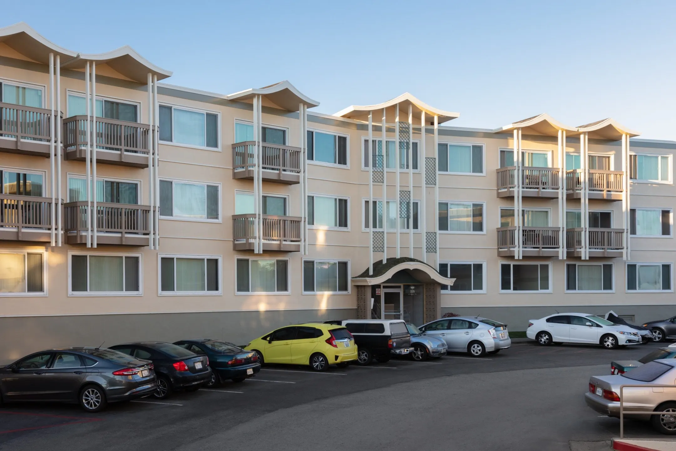 Westlake Village Apartments Daly City, CA 94015