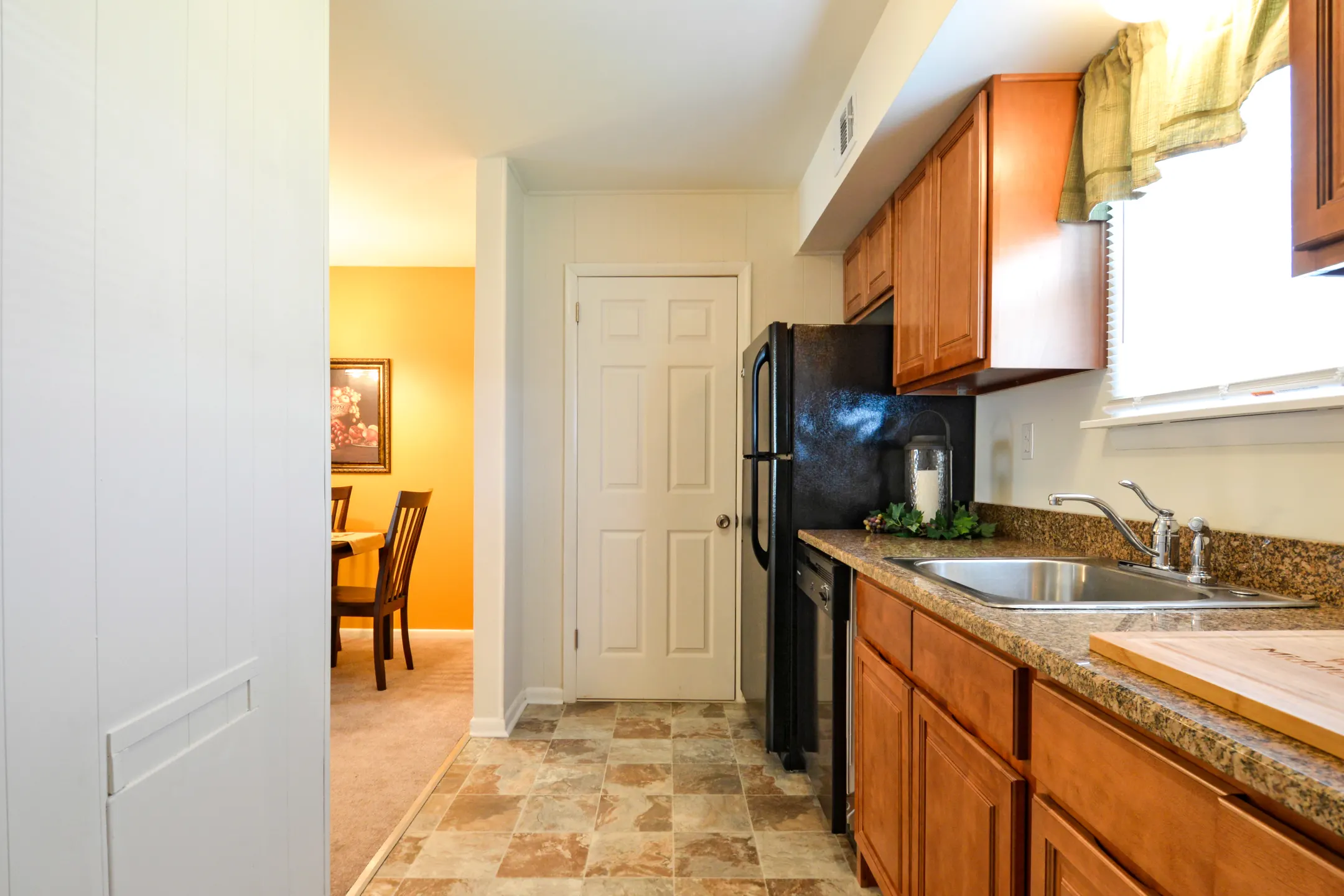 Kitchen - Middleboro Apartments - Wilmington, DE