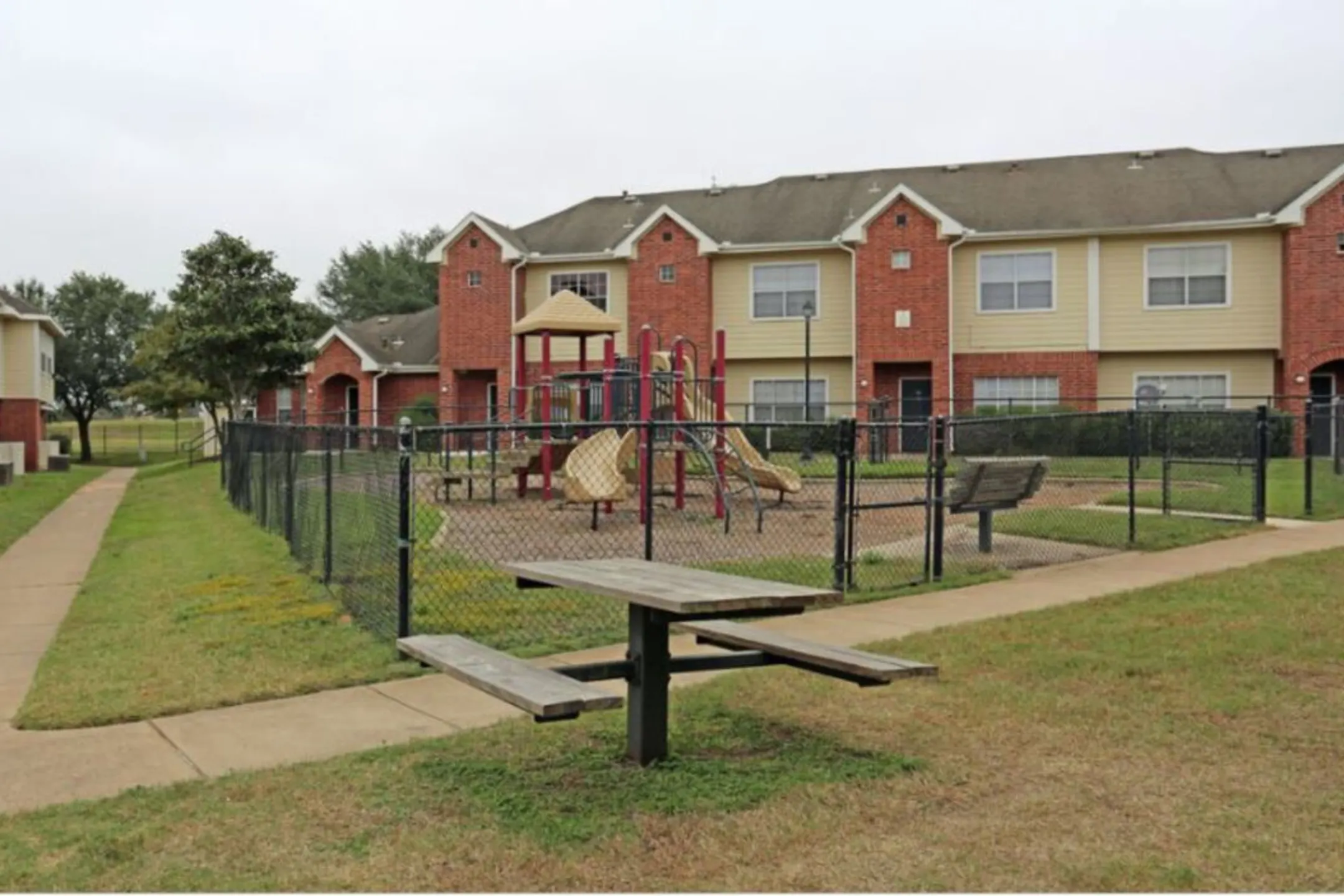 Park At Clear Creek 111 Clear Creek St Hempstead, TX Townhomes for