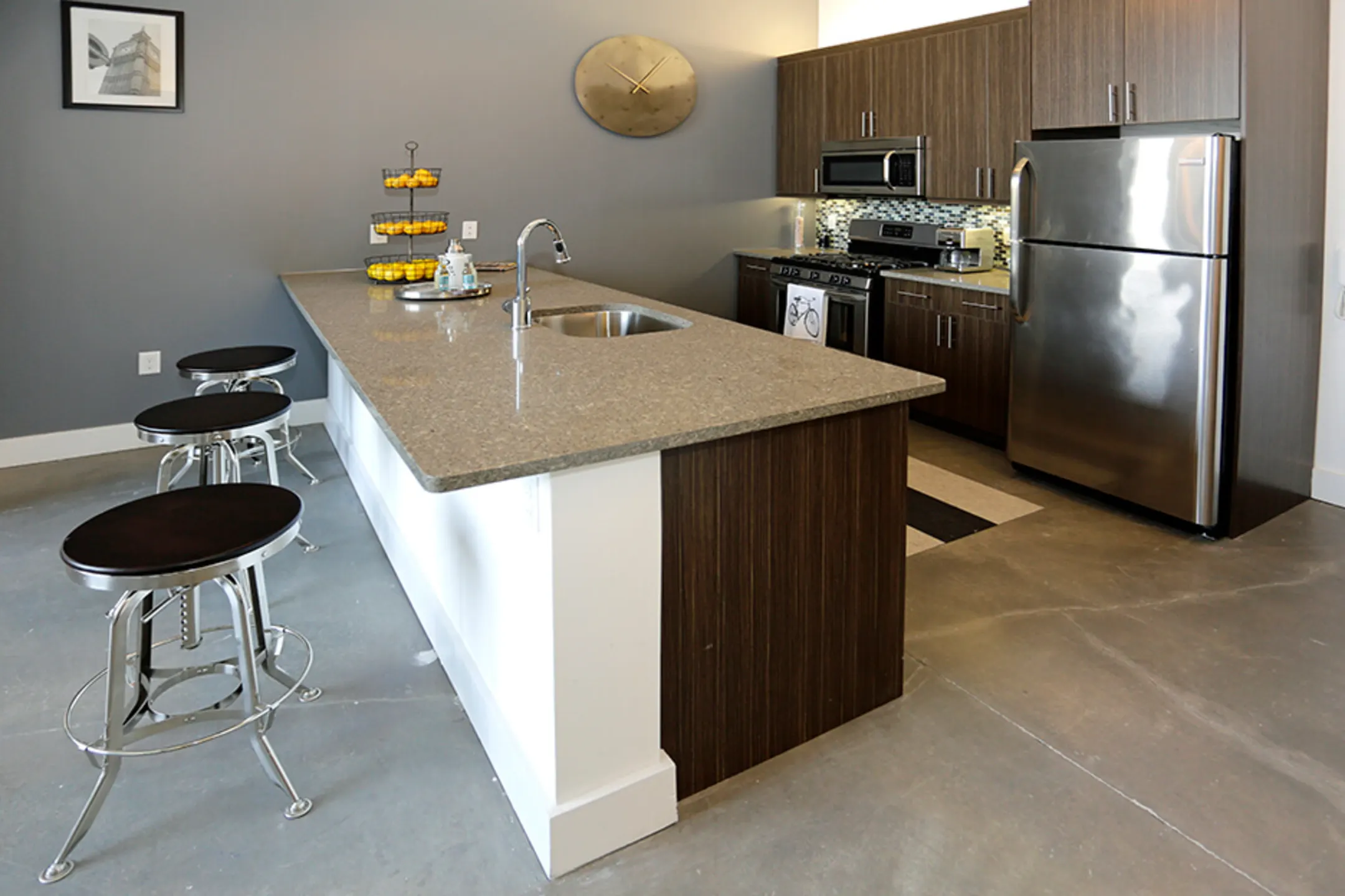 Parkway Lofts 5 Lawrence Street Bloomfield, NJ Apartments for Rent