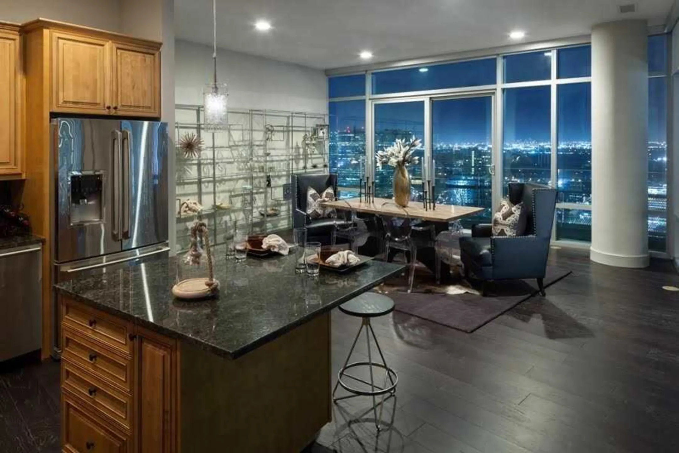 Living Room - 77098 Luxury Properties - Houston, TX