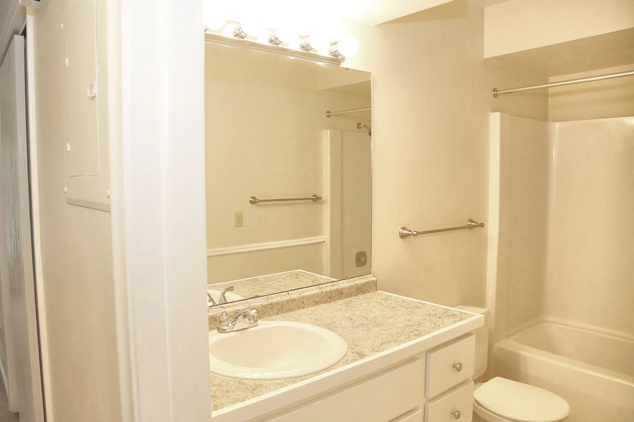 Bathroom - Cambria Heights Apartments & Townhomes - East Lansing, MI