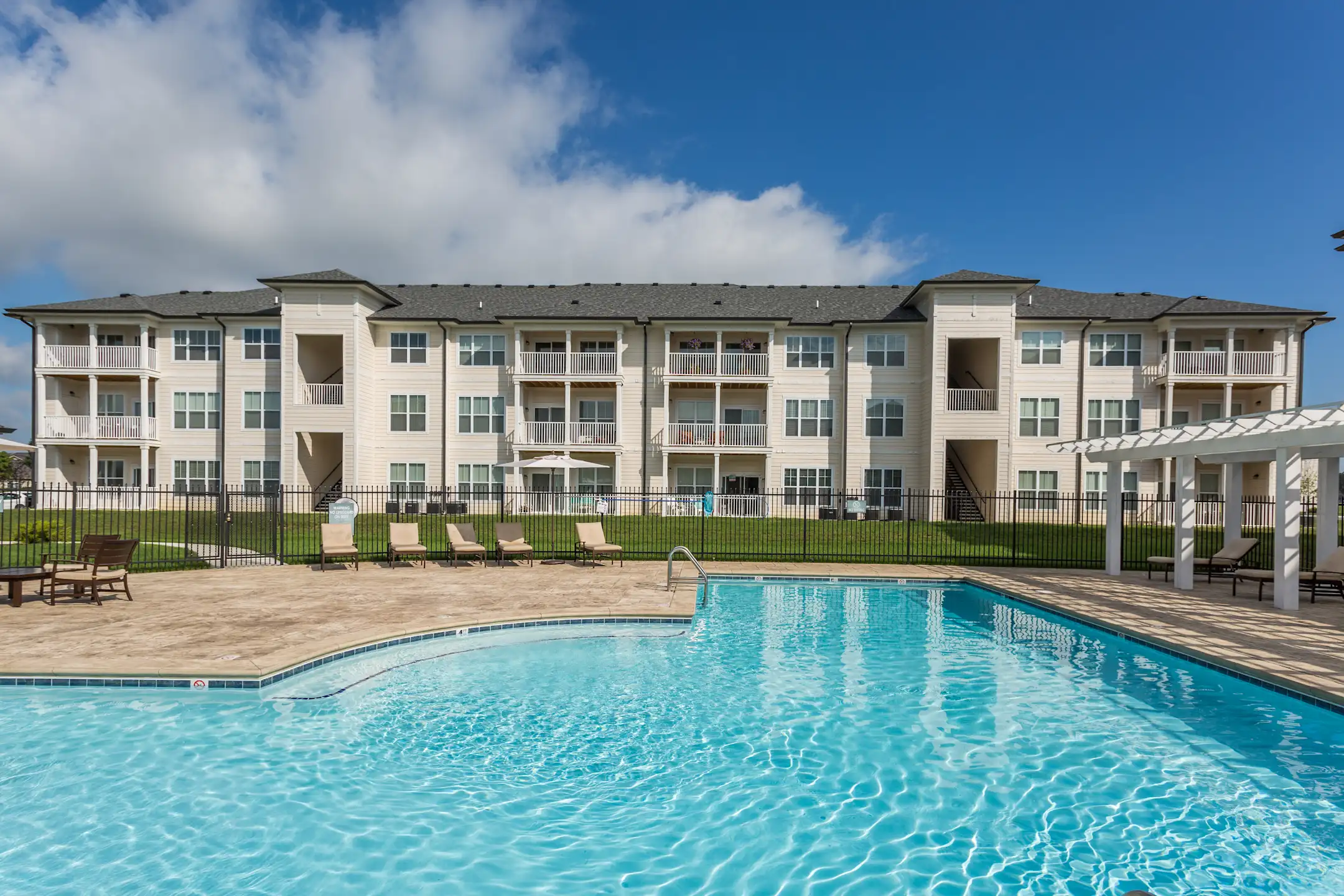 Southern Dunes Apartments Indianapolis, IN 46217