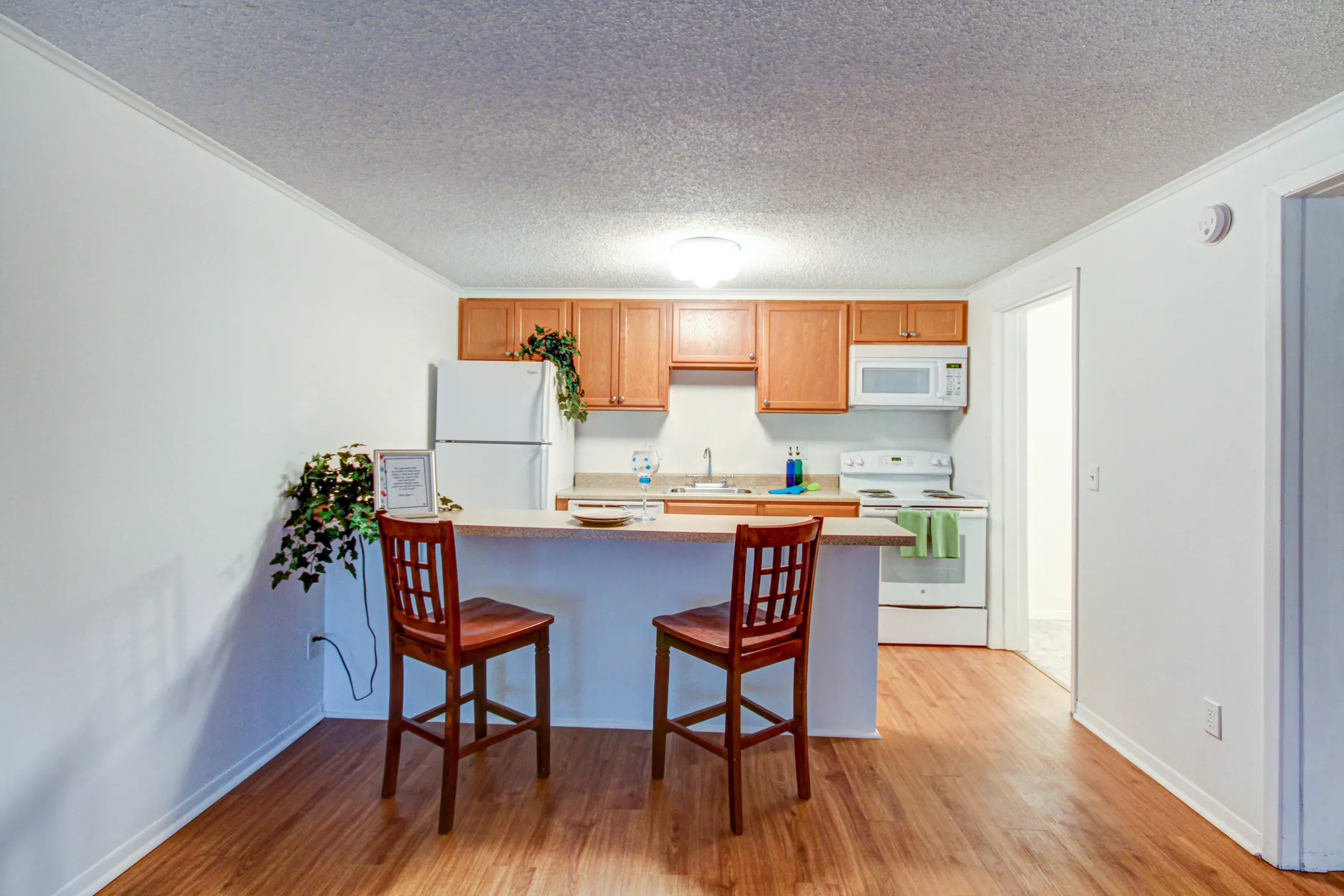 Kitchen - Fox Creek Apartments - Toledo, OH