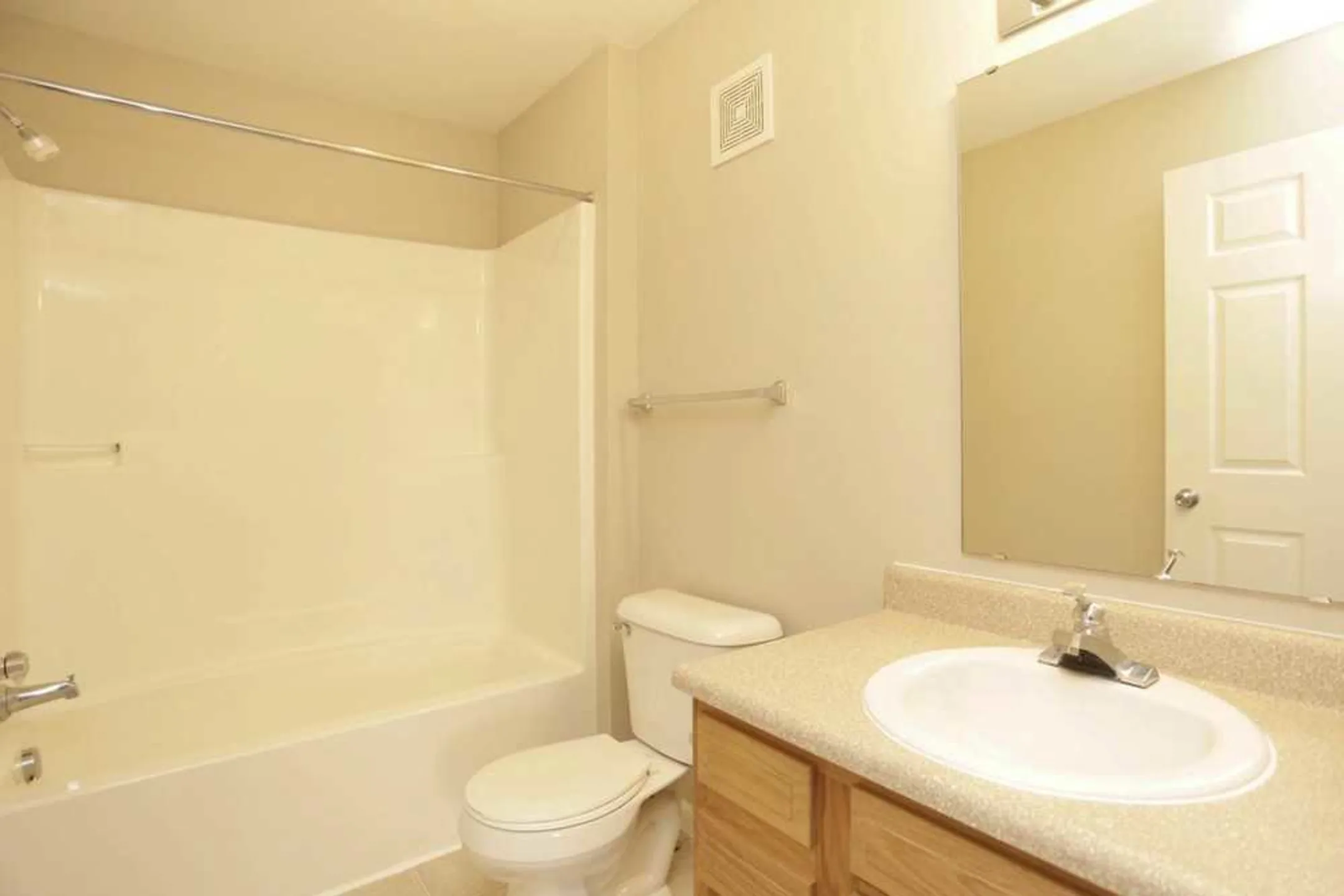 Bathroom - The Preserve At Fir Road - Mishawaka, IN